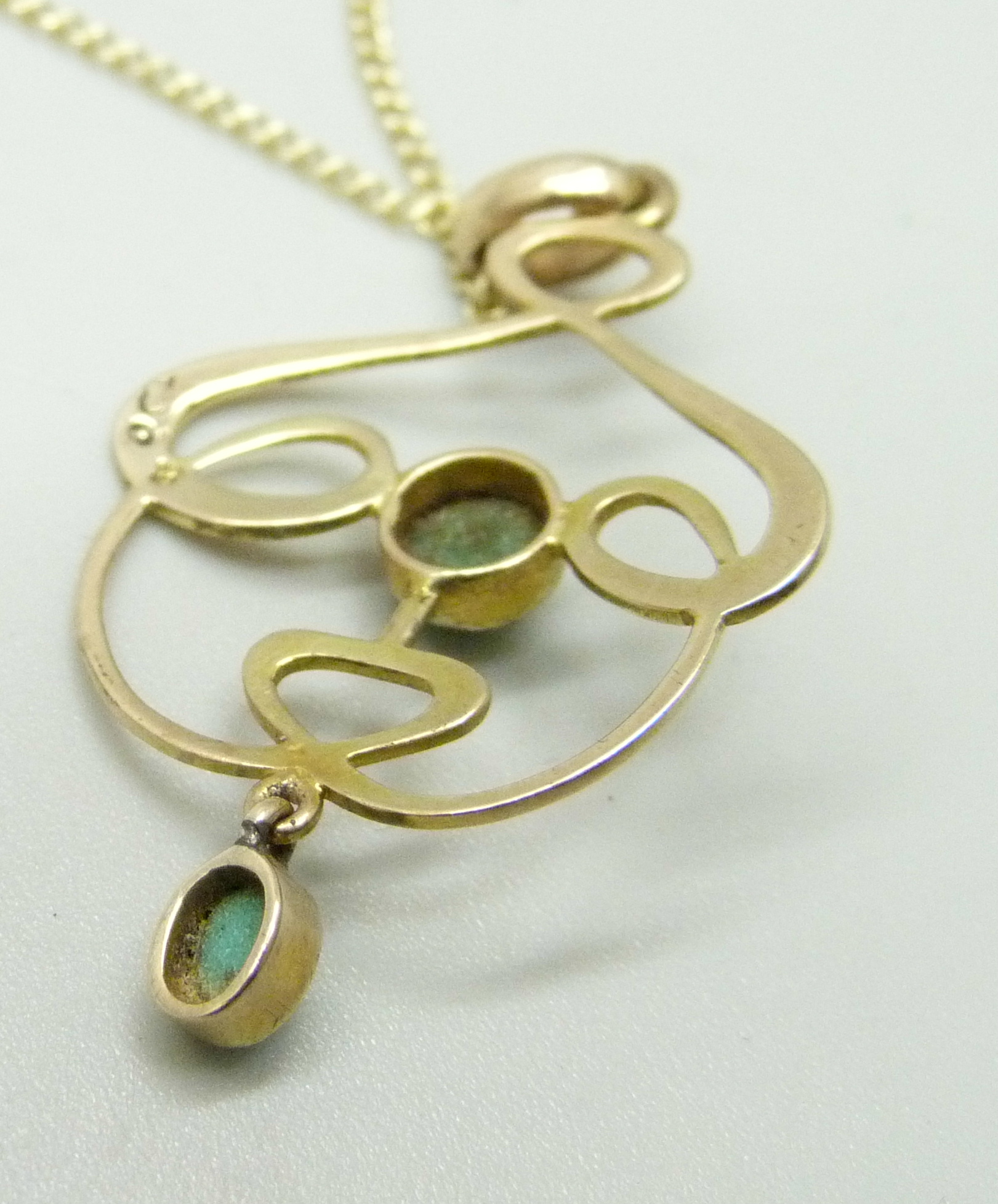 An Art Nouveau turquoise set pendant on 9ct gold chain, total weight 3.1g, chain 45cm - Image 3 of 3