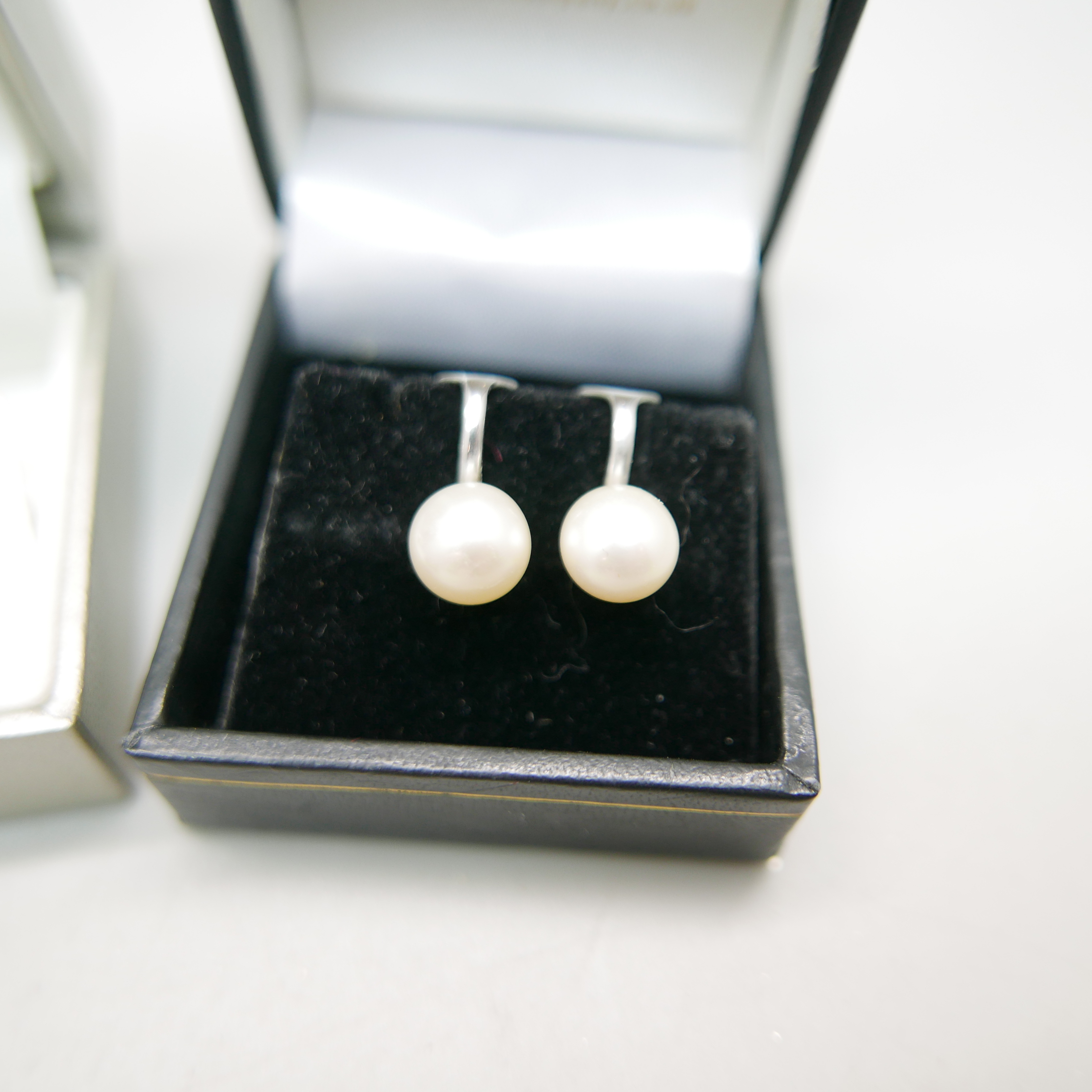 Two silver and cultured pearl necklaces and two pairs of cultured pearl earrings - Image 2 of 3