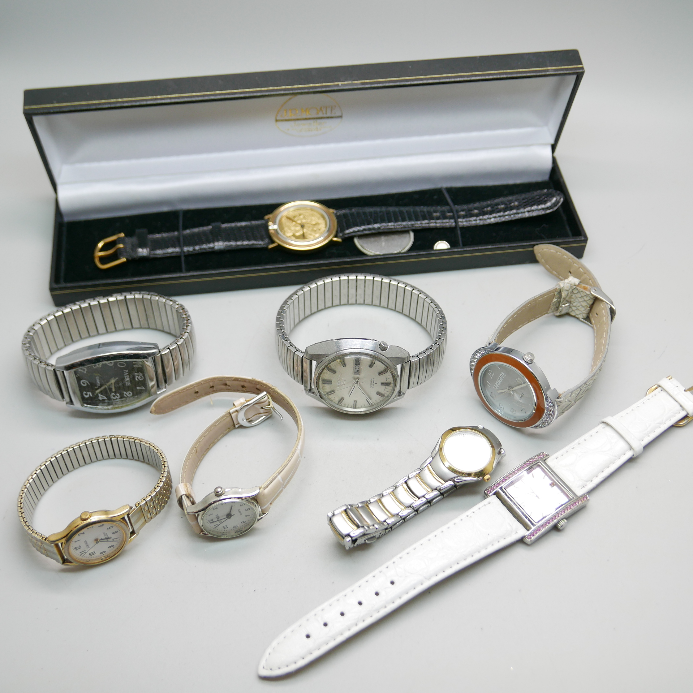 Wristwatches, Seiko 5 automatic day date movement 6119, Sekonda, etc.
