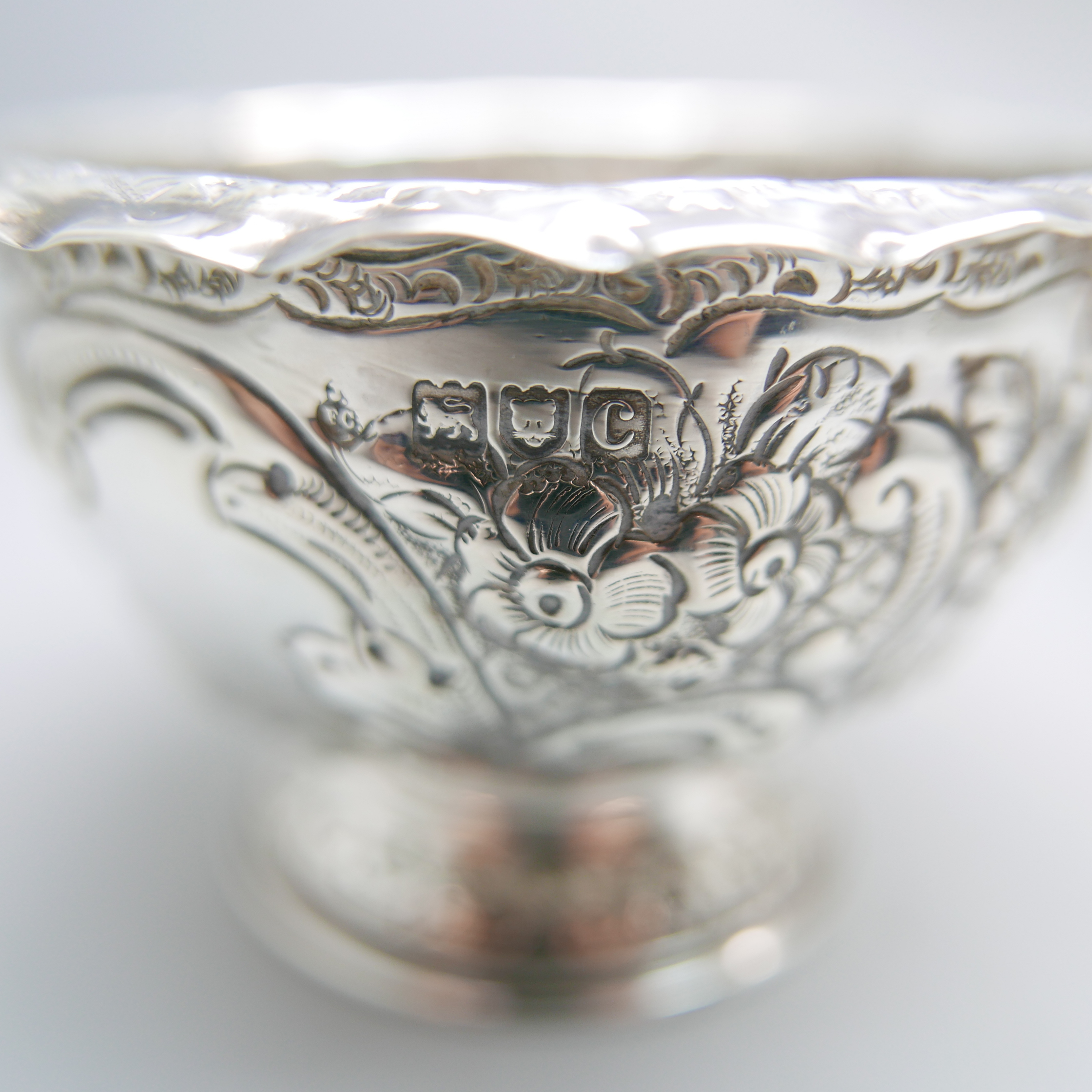 A silver sauce boat and a silver bowl, 253g - Image 5 of 6