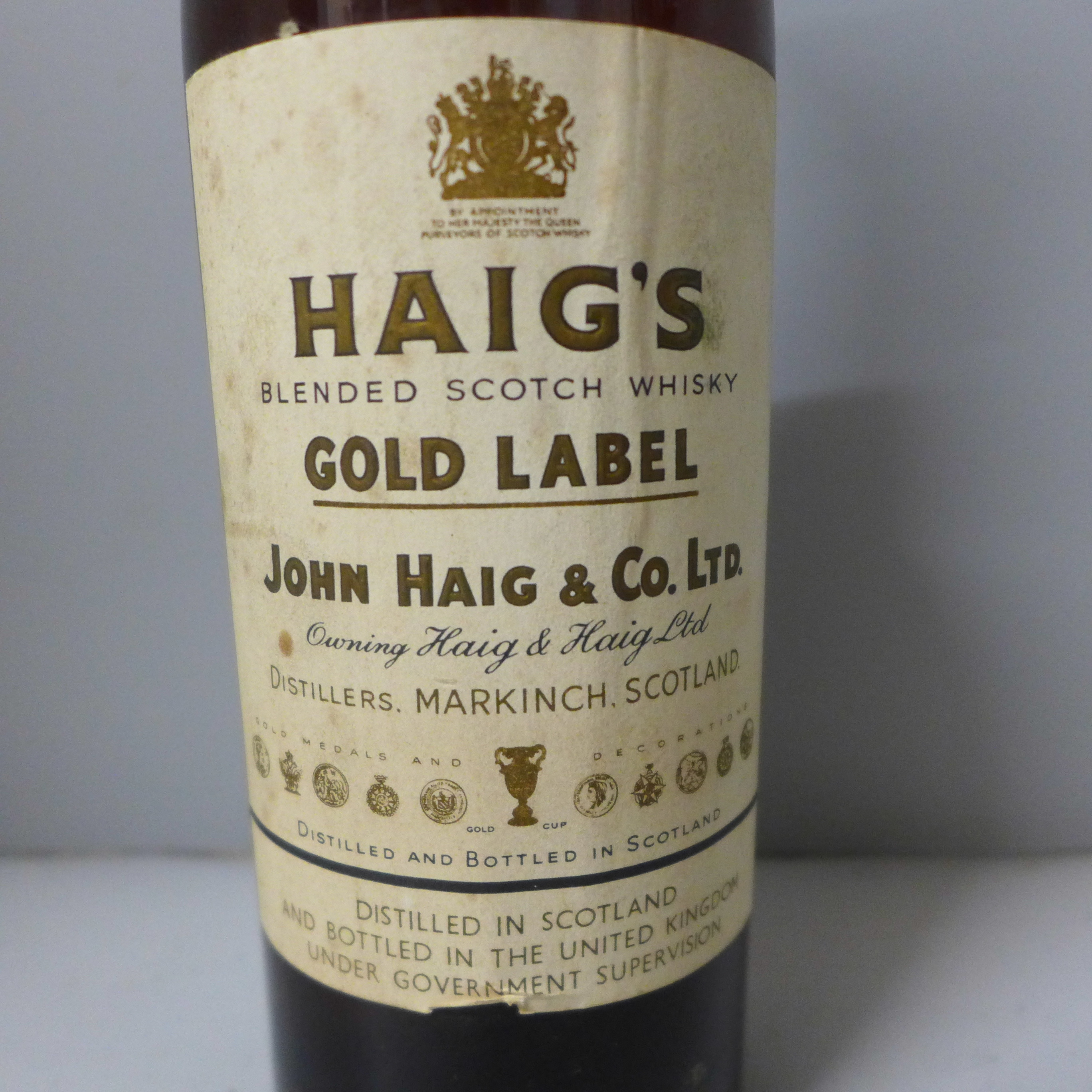 A Haig's Gold Label bottle of whisky - Image 2 of 3