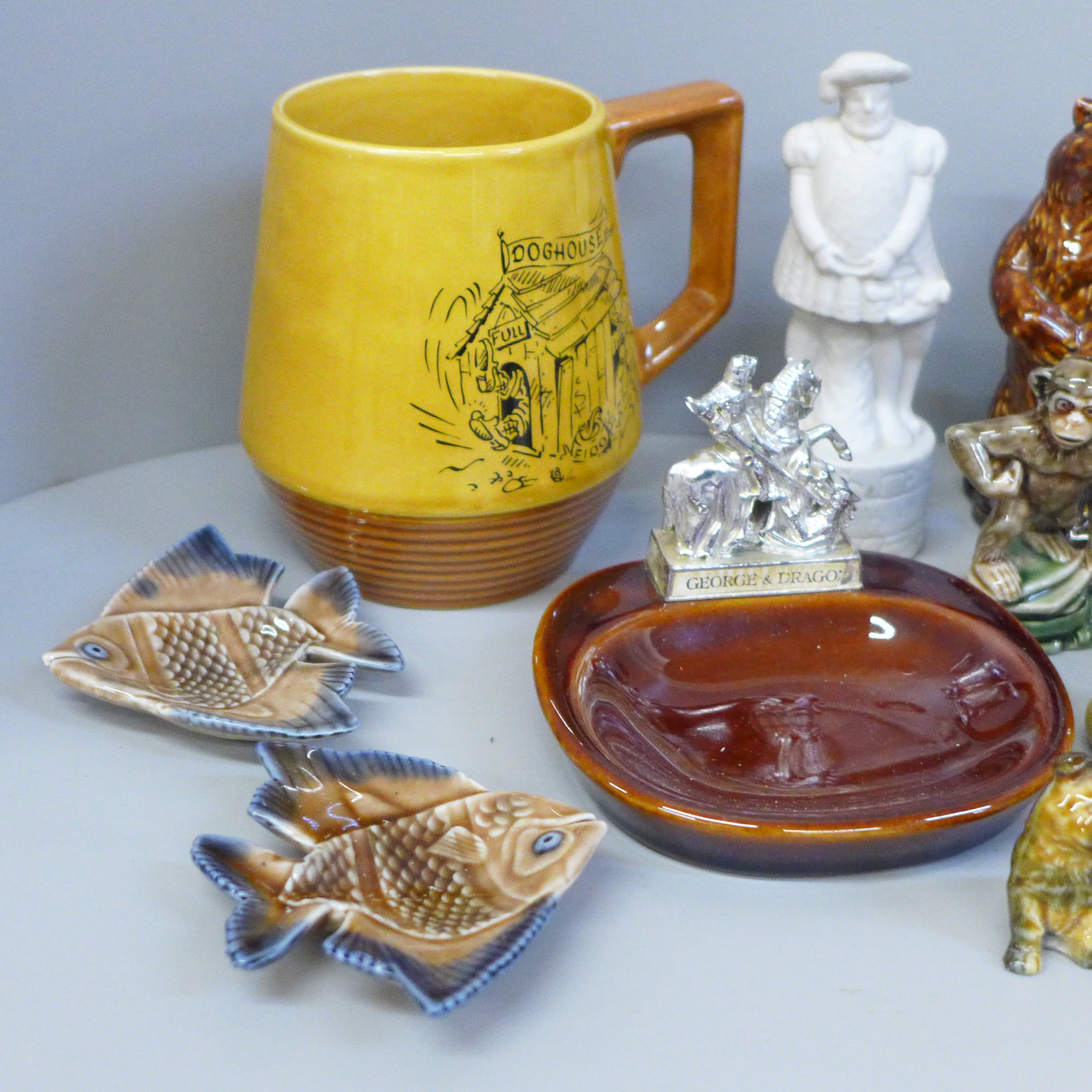 A collection of Wade including Whimsies, angel fish dish, Hatbox Dalmatian, etc. - Image 2 of 4