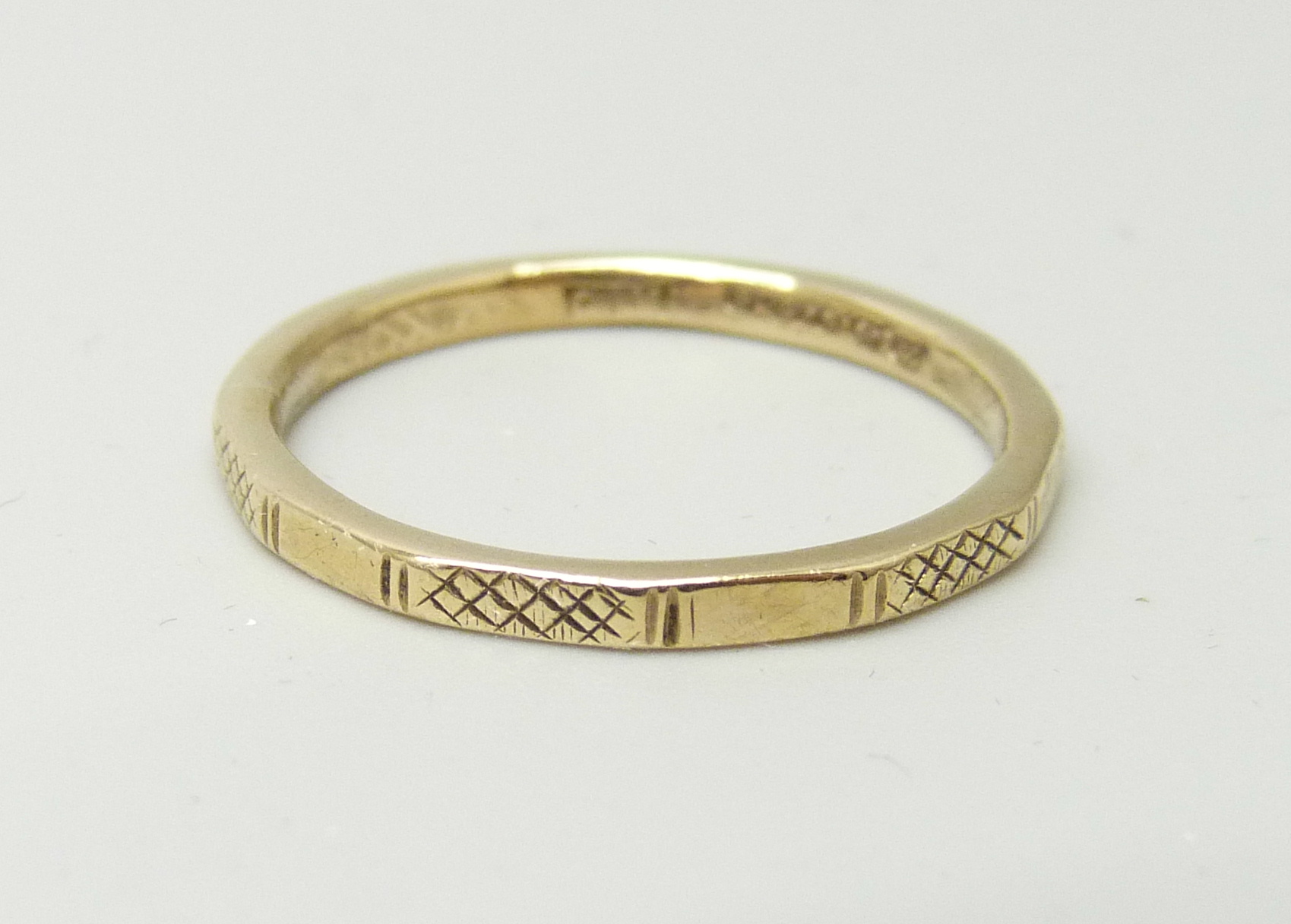 A 9ct gold ring, 1.7g, O