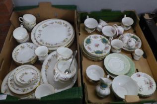Wedgwood Mirabelle R4537 tea and dinnerwares, six setting, cups, saucers, dinner, tea and side