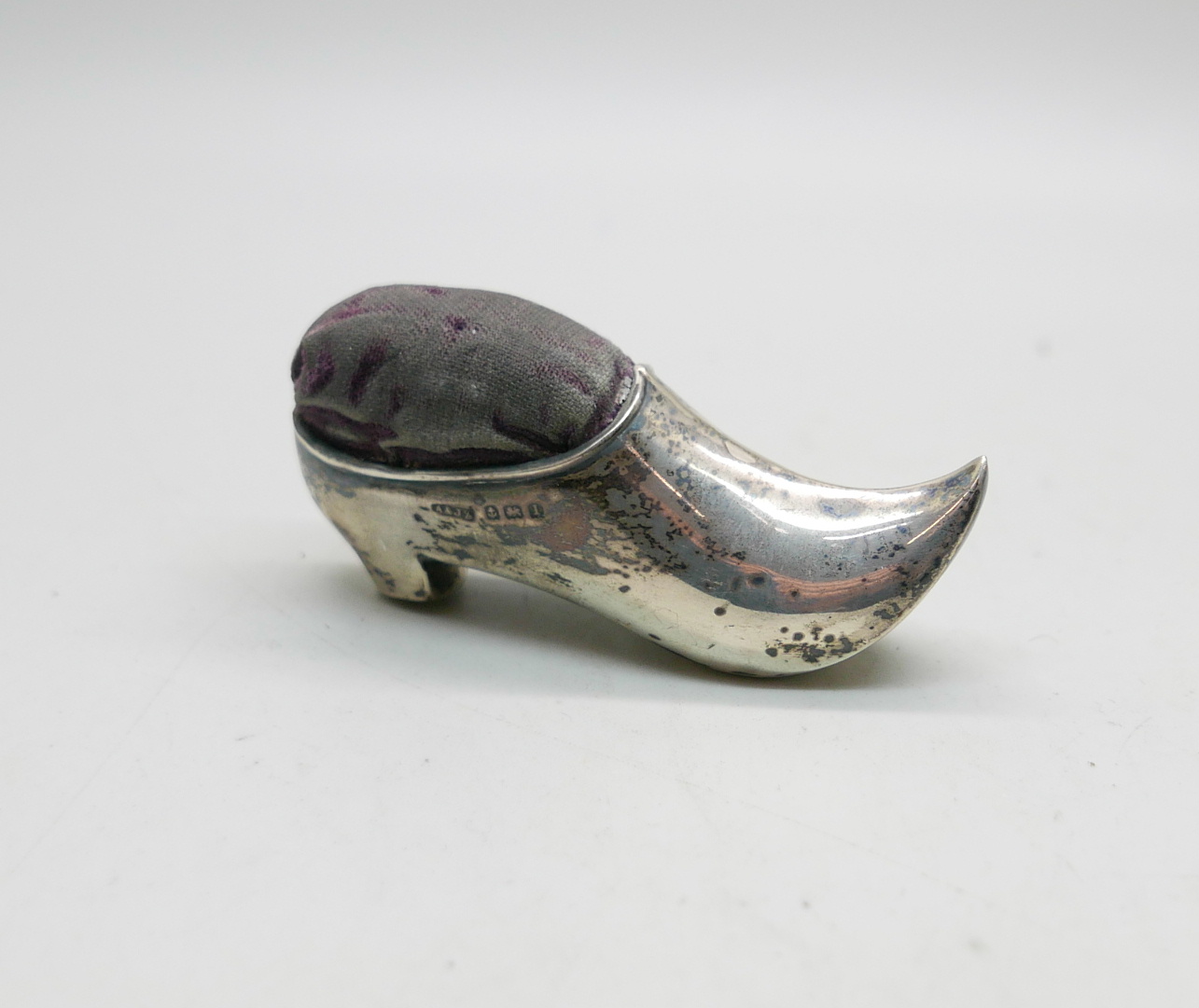 A novelty silver pin cushion in the form of a clog, Birmingham 1911 - Image 3 of 5