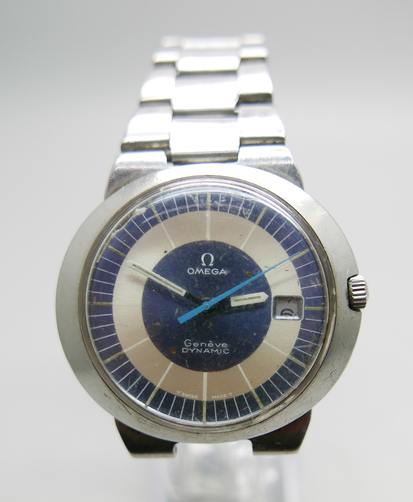 A gentleman's Omega Dynamic wristwatch with sweep second hand and date aperture, (bracelet needs - Image 2 of 3