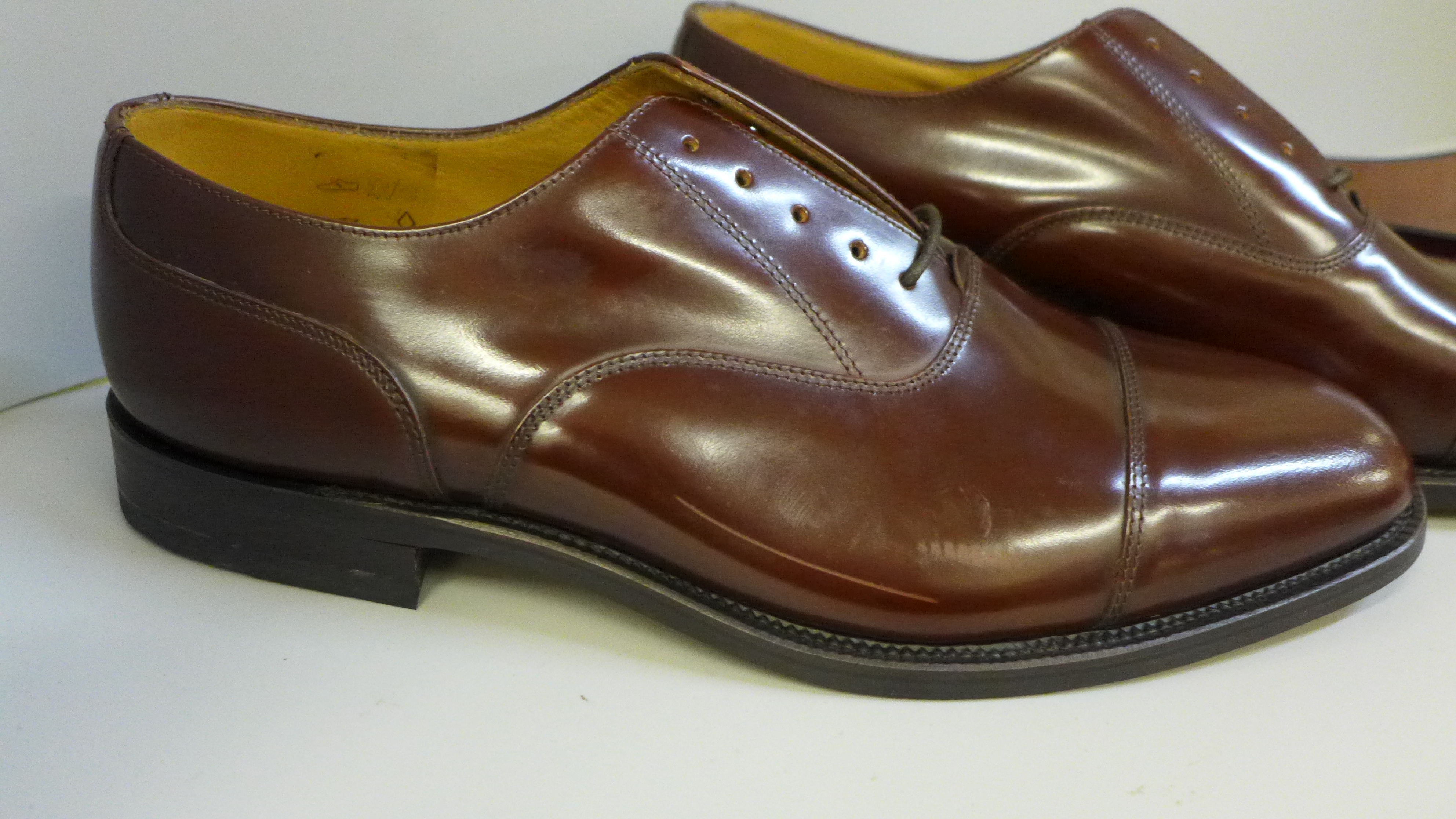 A pair of gentleman's leather Loake shoes, size 10, new in box and a Hoggs of Fife gentleman's - Image 2 of 6