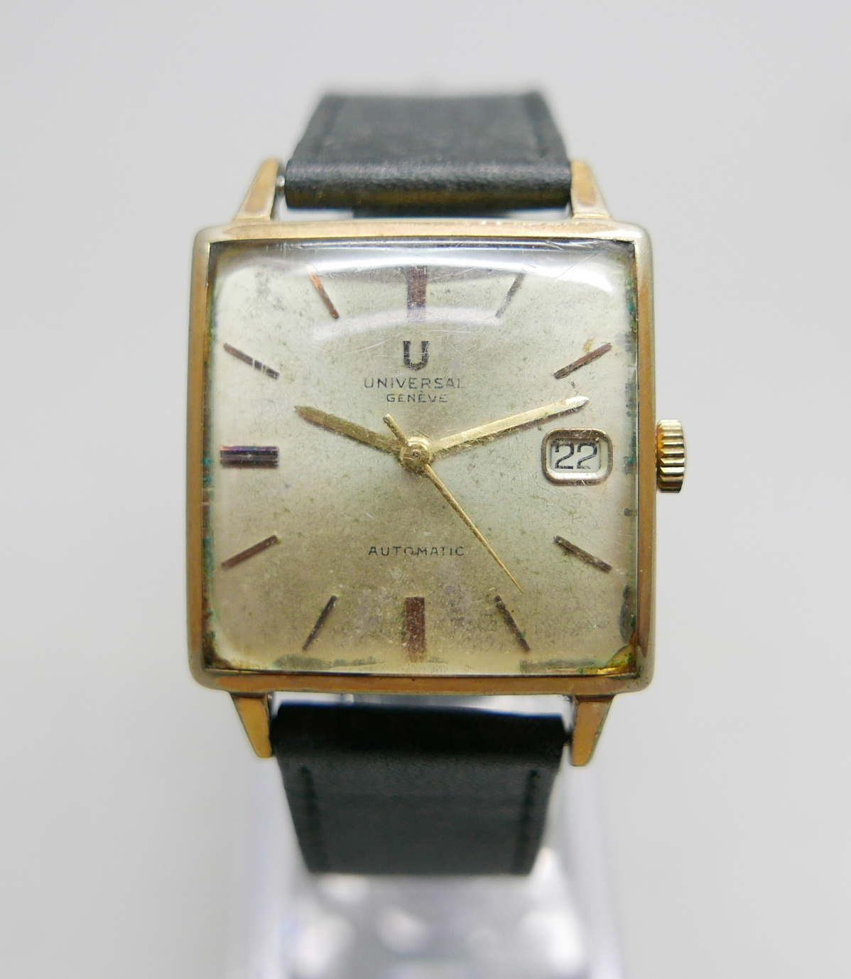 A gentleman's Universal automatic square cased wristwatch with date aperture, 27mm case - Image 2 of 3