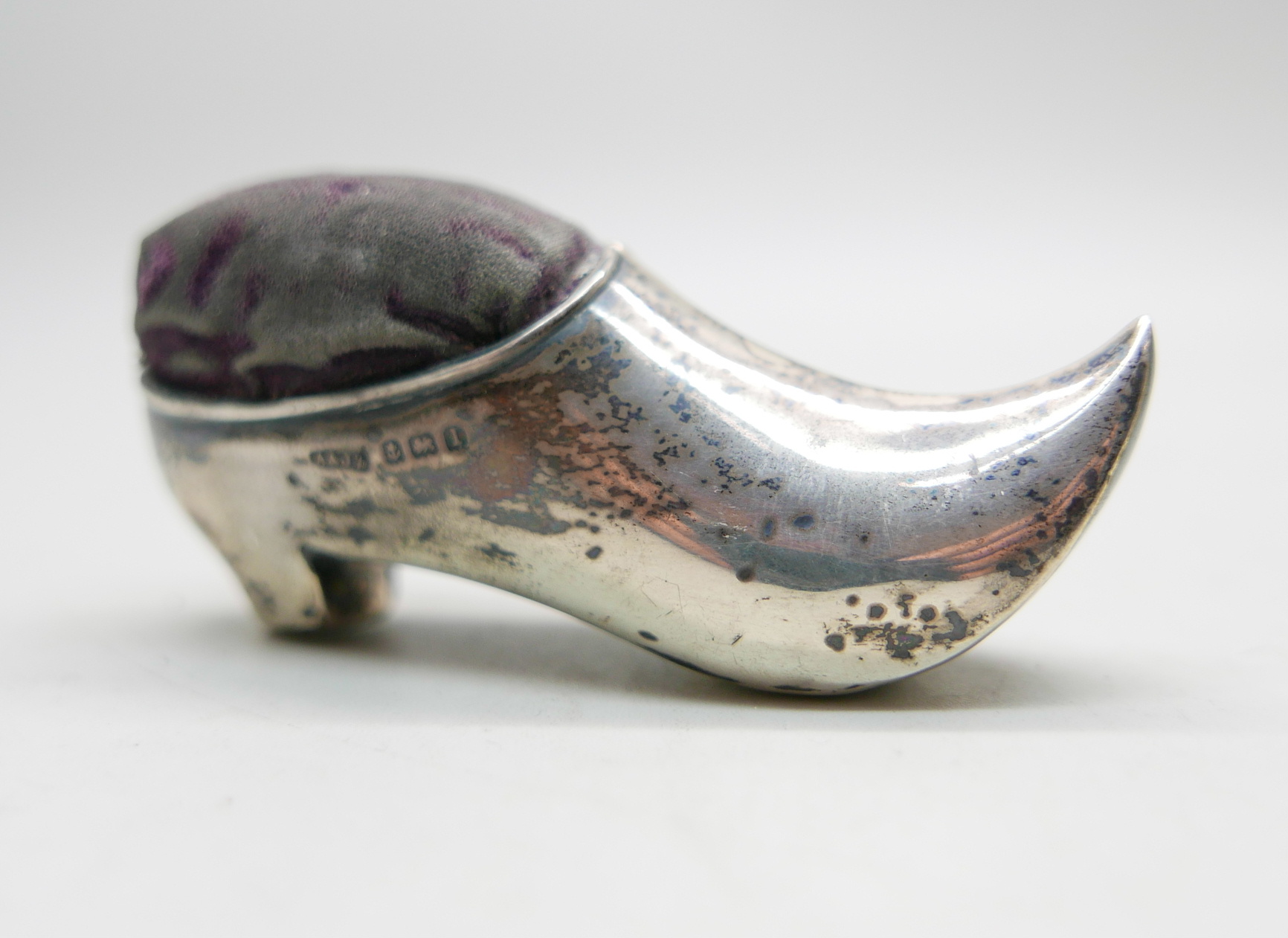 A novelty silver pin cushion in the form of a clog, Birmingham 1911 - Image 2 of 5