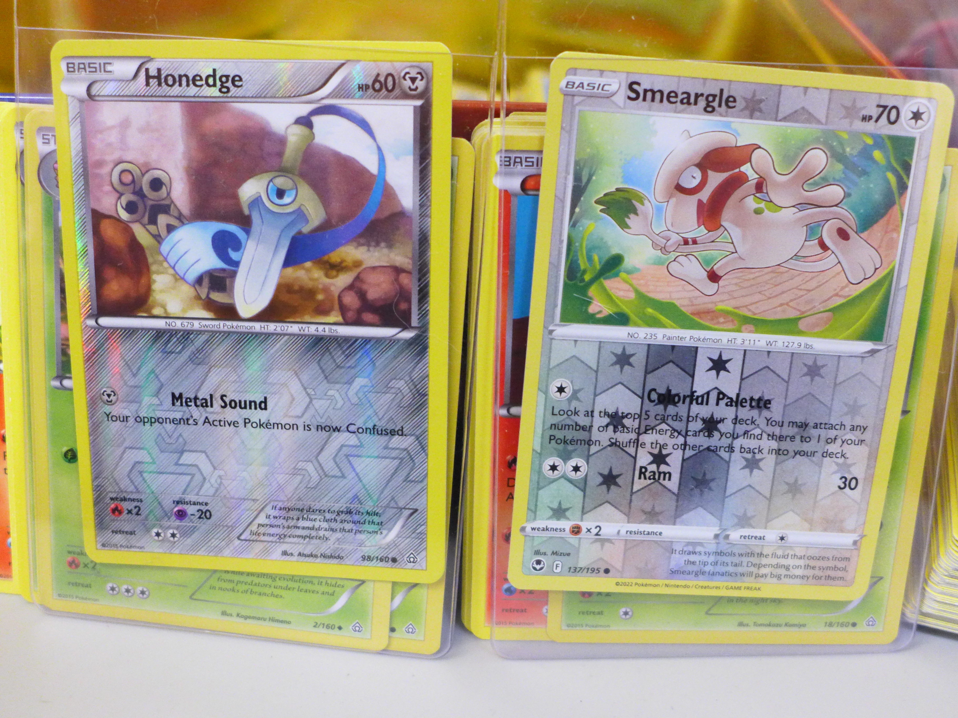 A large quantity of Pokemon cards in collectors tins - Image 5 of 7