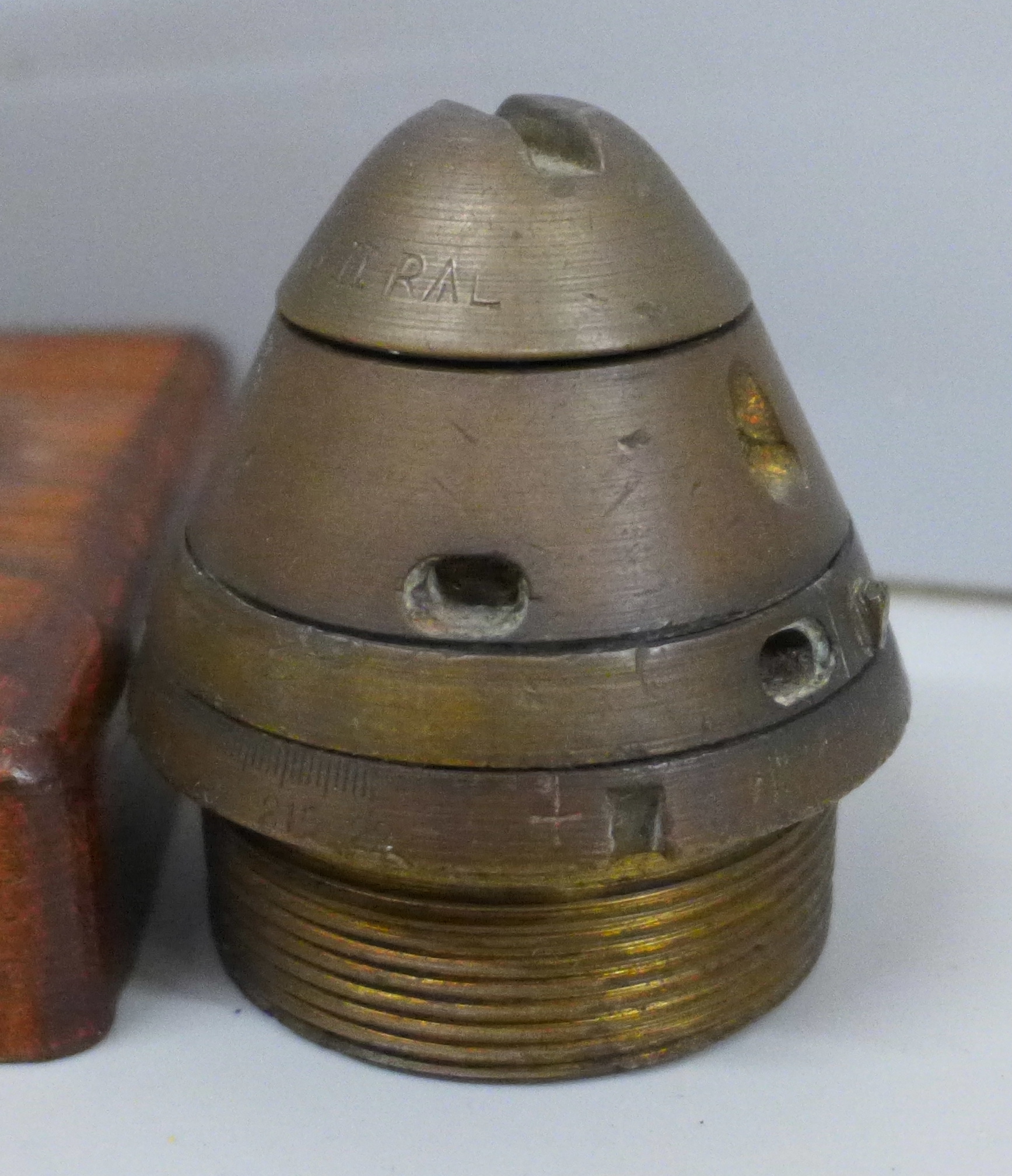 An ash tray with bomber plane decoration, a lamp and an ammunition nose cone - Image 3 of 5