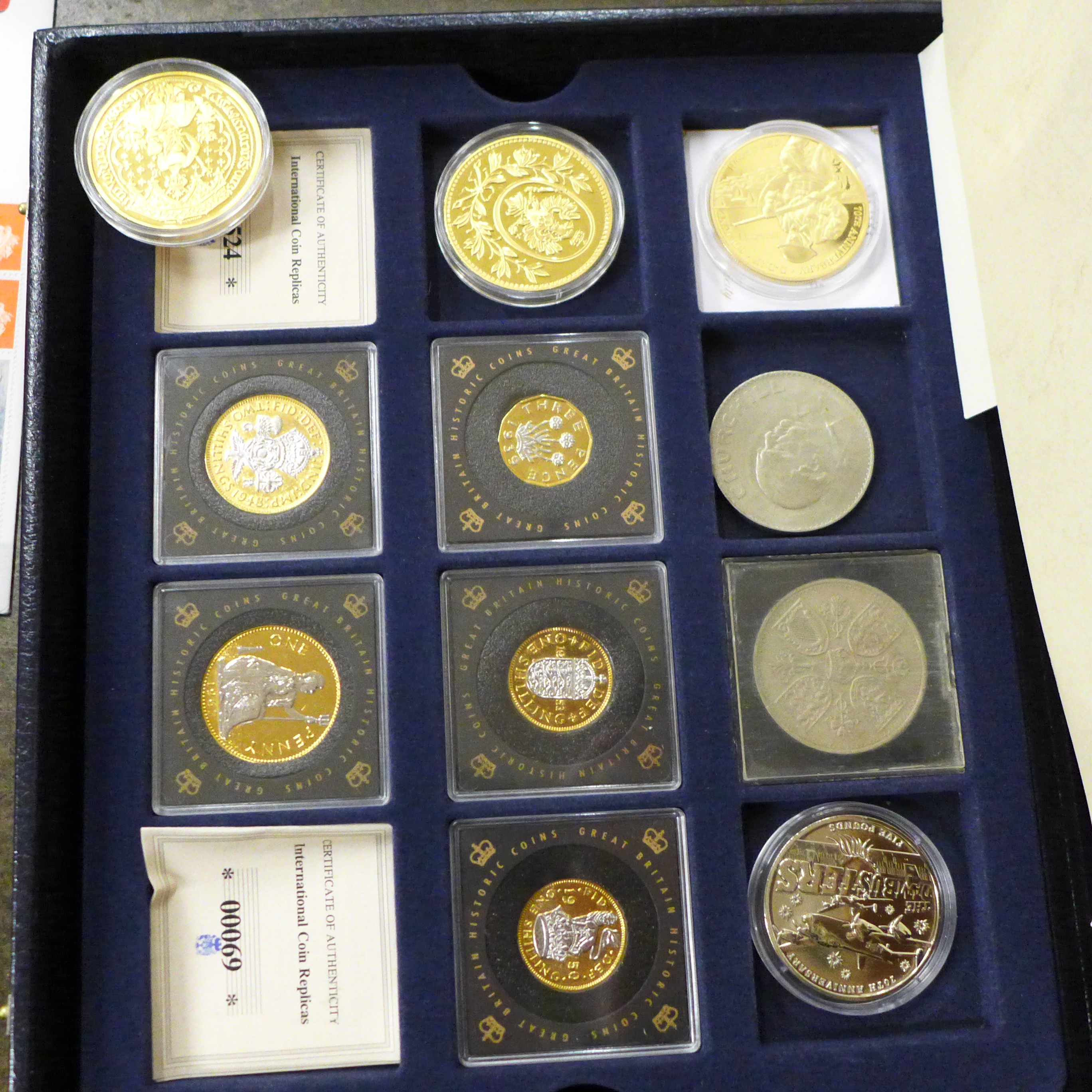 Commemorative coins, a Berlin Airlift first day coin cover, etc., also some empty cases and coin - Image 4 of 5
