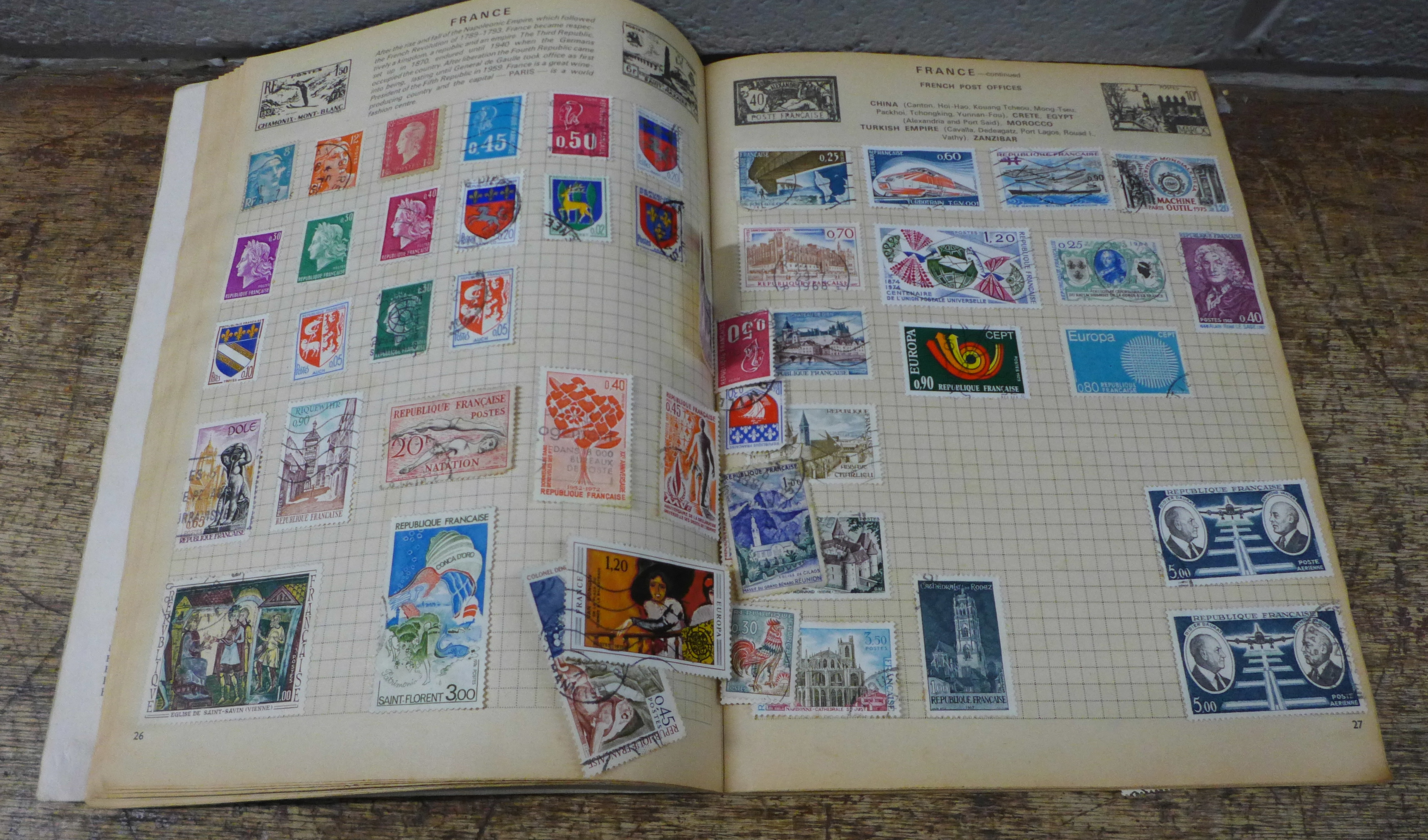 A box containing two albums of stamps and loose stamps **PLEASE NOTE THIS LOT IS NOT ELIGIBLE FOR - Image 4 of 6