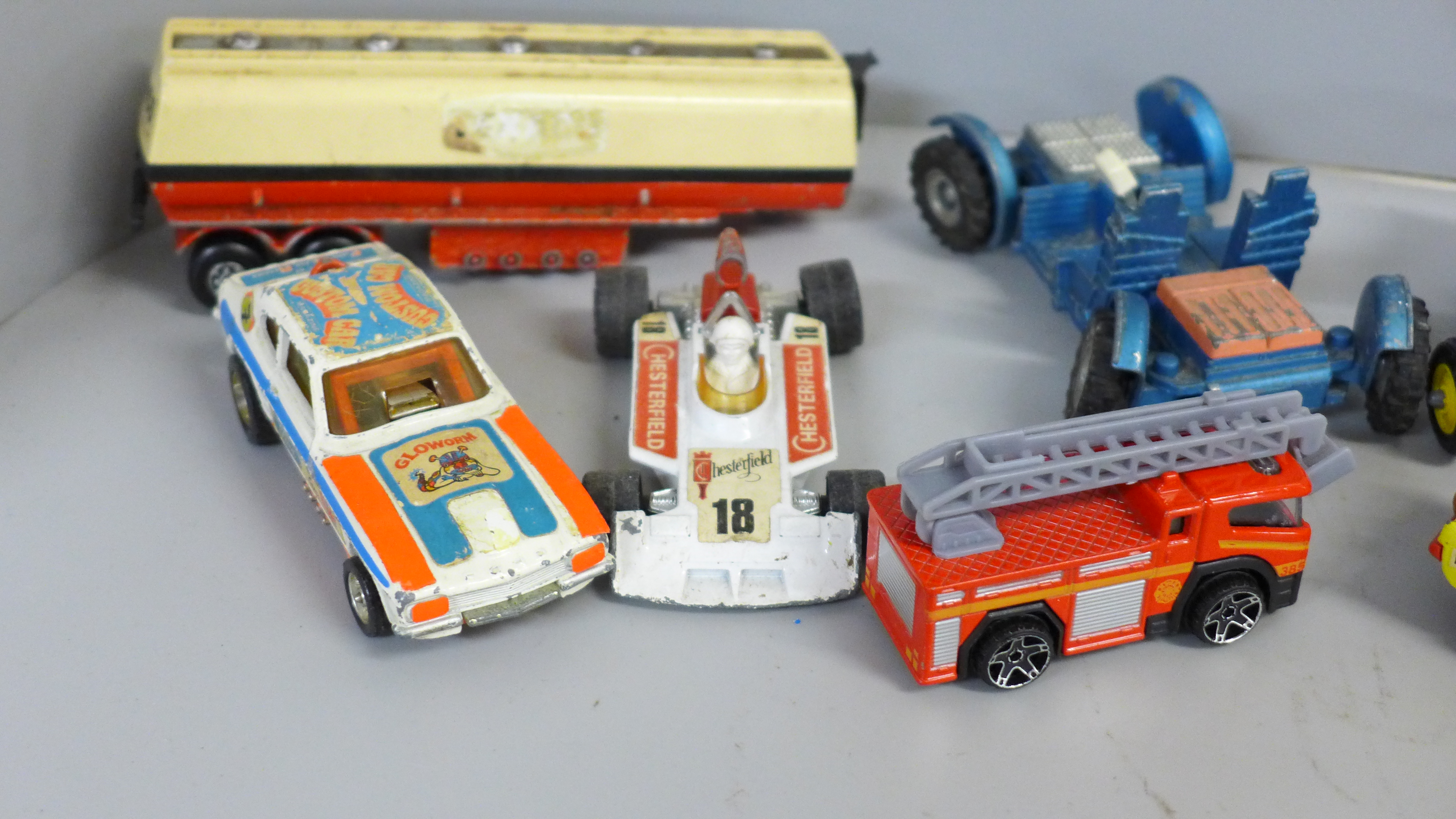 A collection of Dinky, Corgi and Matchbox vehicles, playworn - Image 2 of 5