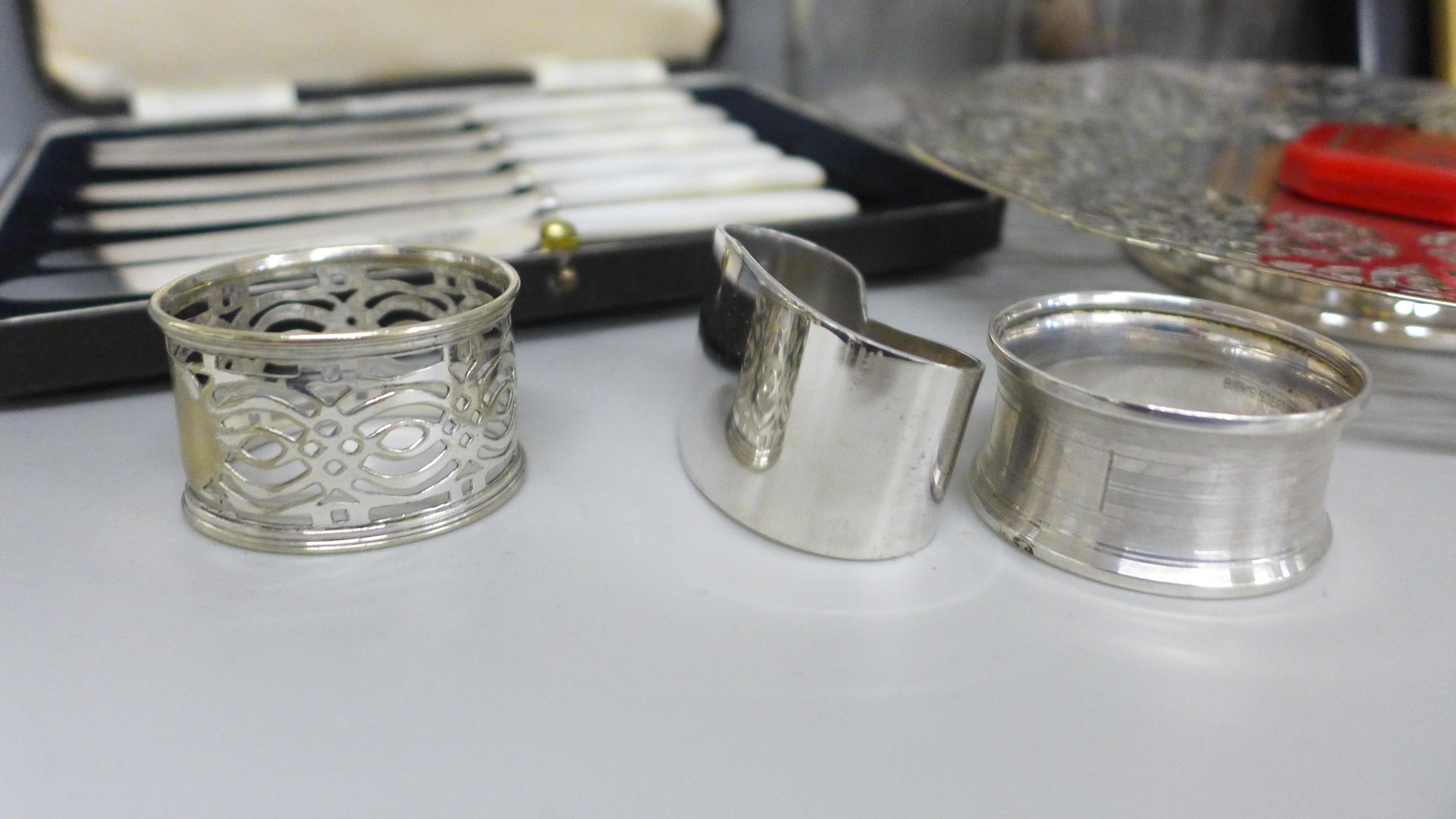 A pierced dish, dessert knives and forks, glass jars, a pair of French opera glasses, guilloche - Image 6 of 6