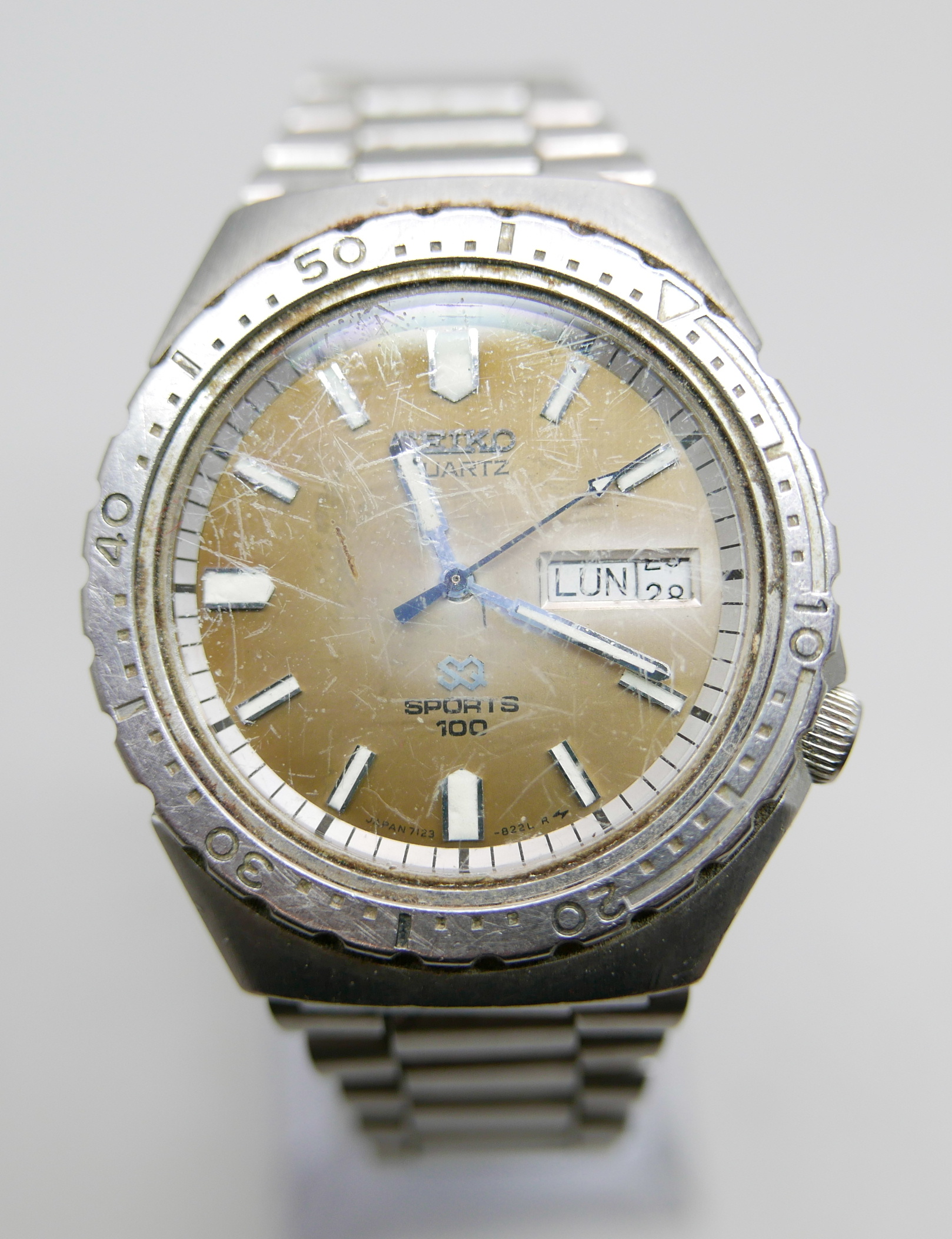 A gentleman's stainless steel Seiko Sports quartz wristwatch - Image 2 of 3