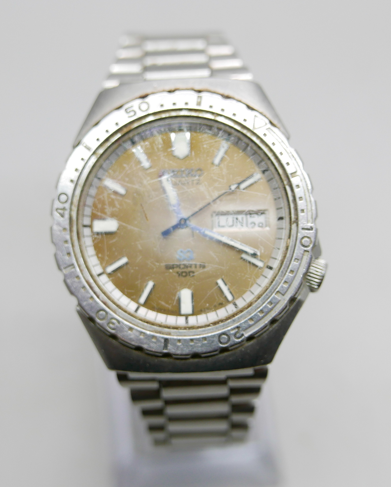 A gentleman's stainless steel Seiko Sports quartz wristwatch