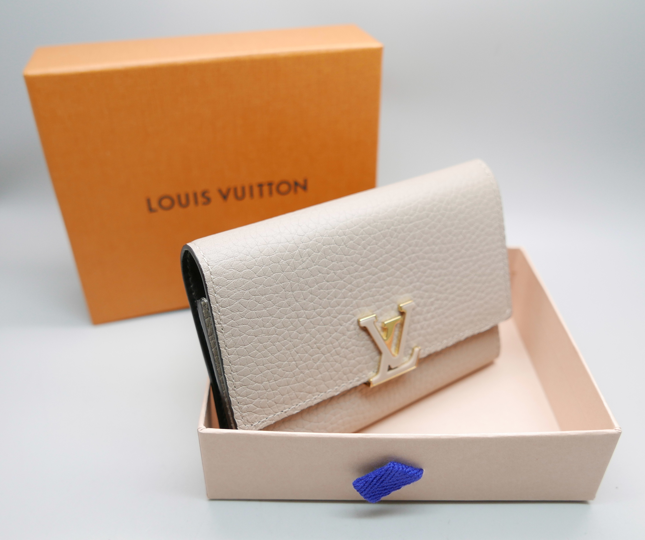 A lady's Louis Vuitton purse, boxed - Image 4 of 4