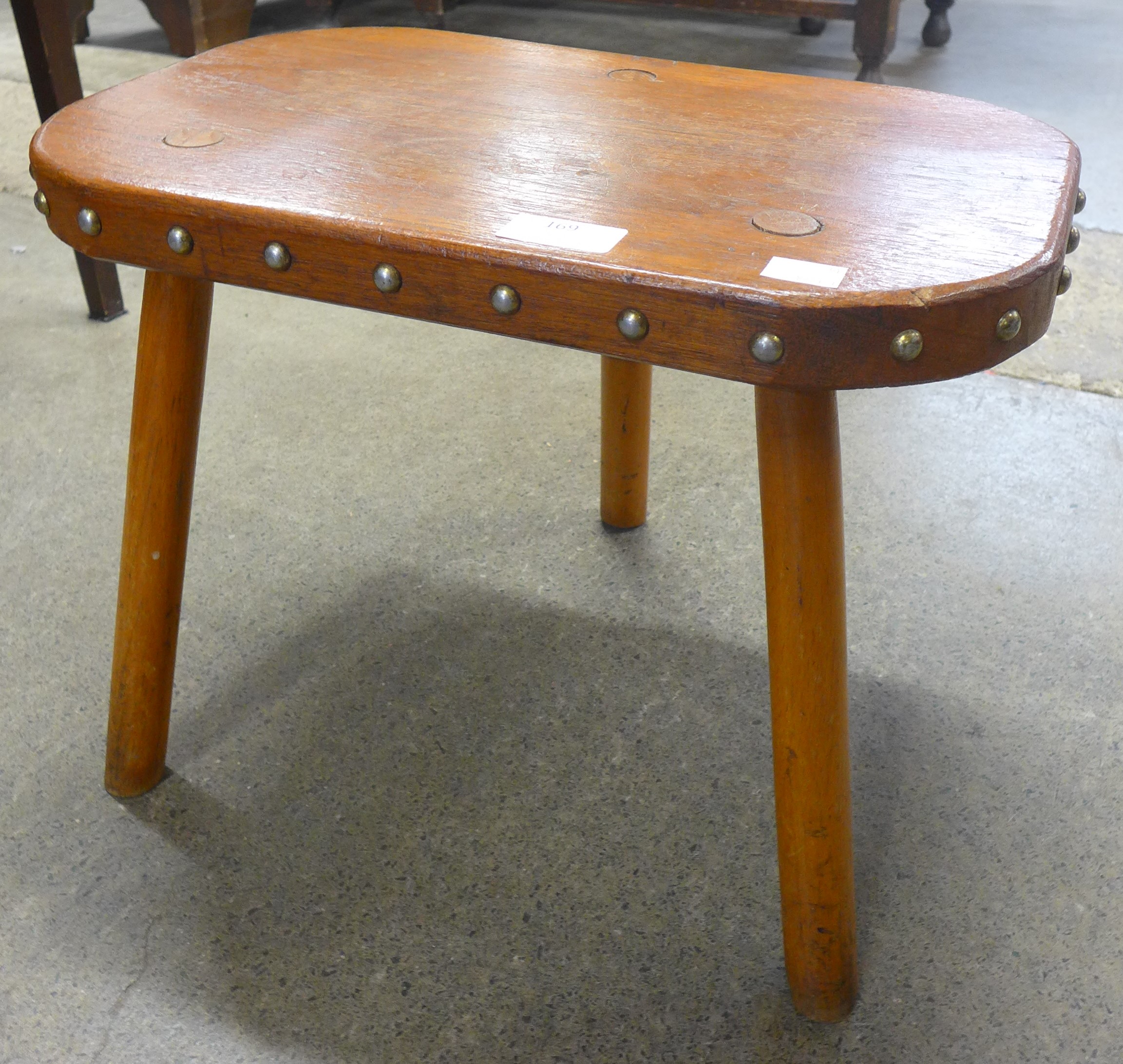 A small Victorian oak three leg kitchen stool - Image 2 of 2