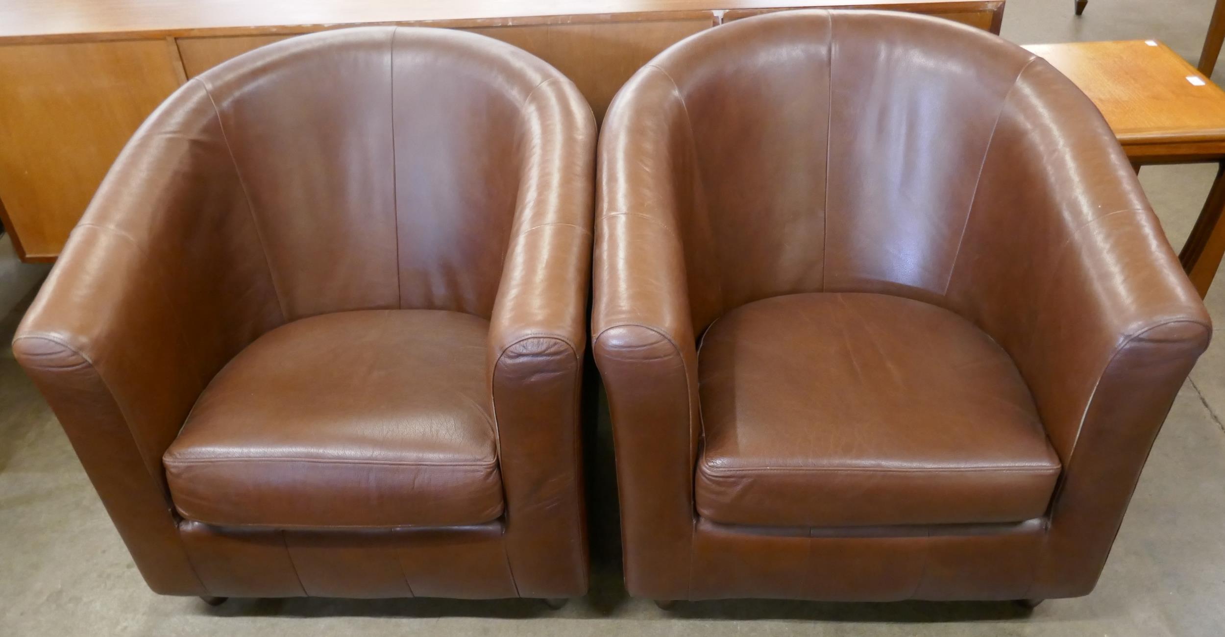 A pair of brown leather tub chairs - Image 2 of 2