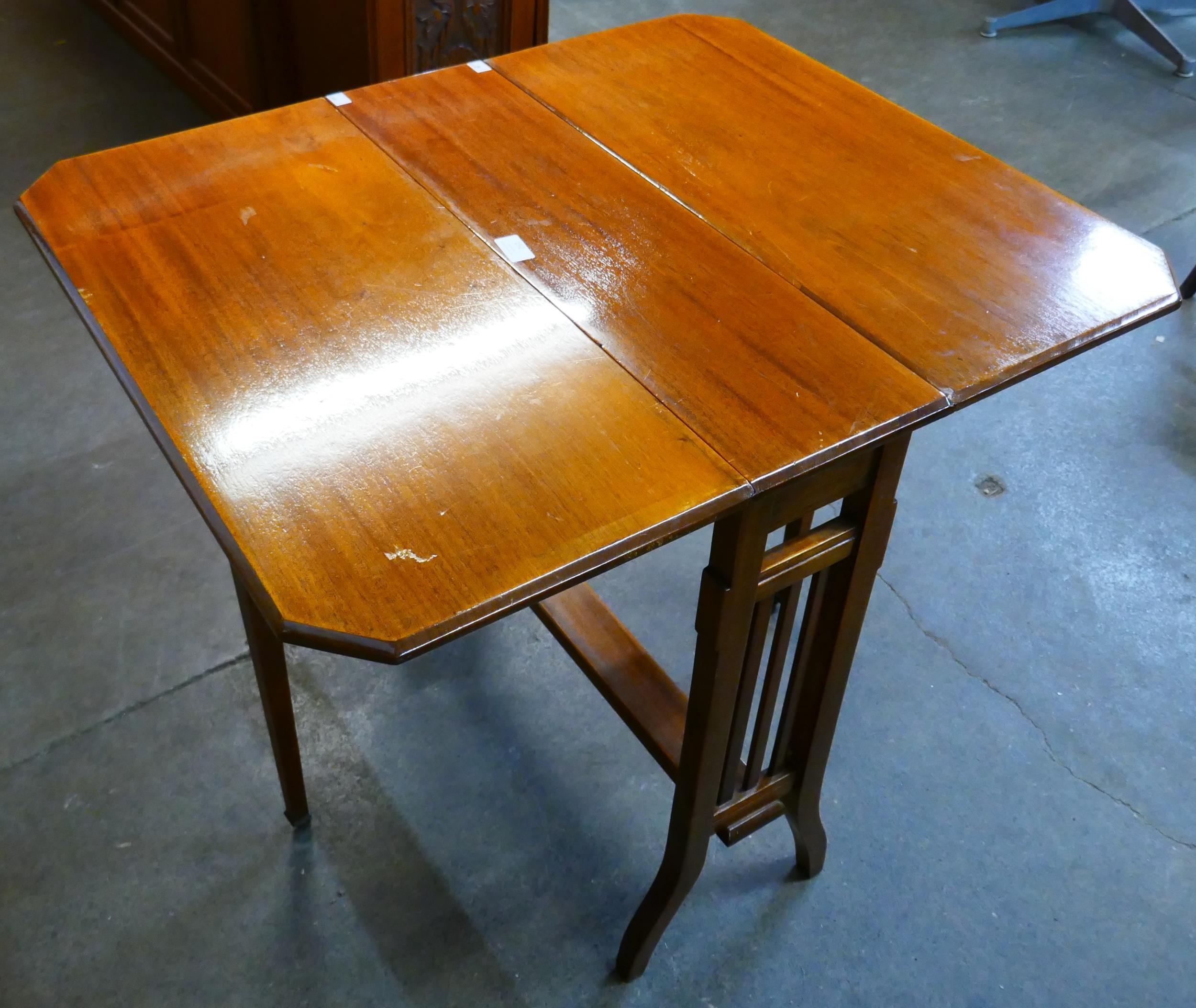 An Edward VII mahogany Sutherland table - Image 2 of 2