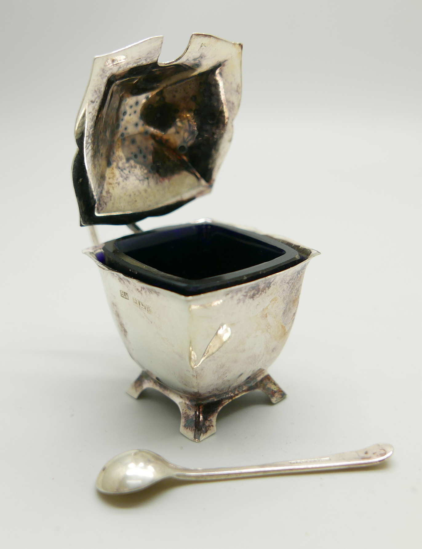 A three piece silver condiment set, 72g - Image 3 of 4