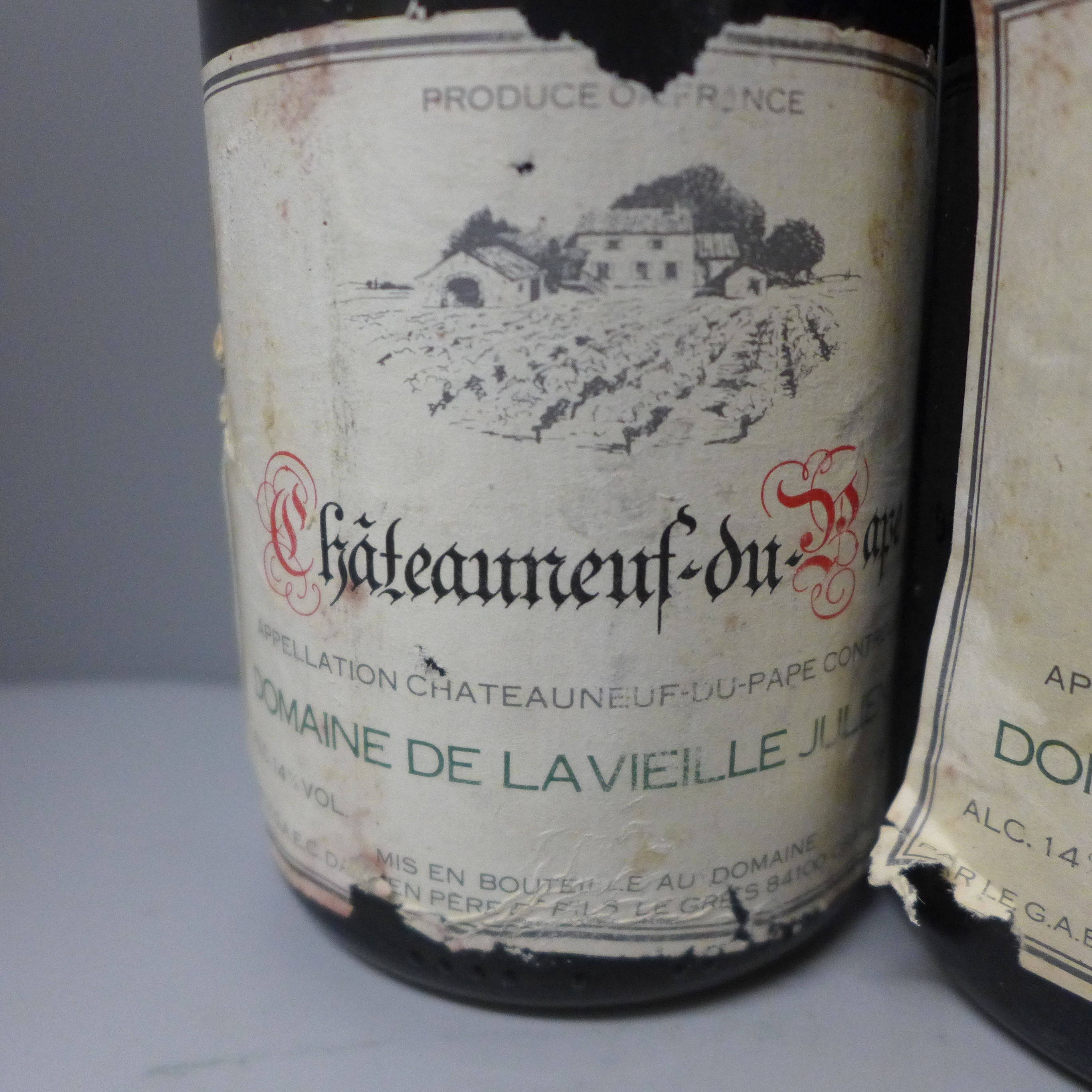 Five bottles of Chateauneuf du Pape Domaine de la Vielle Julienne 1990 **PLEASE NOTE THIS LOT IS NOT - Image 2 of 2