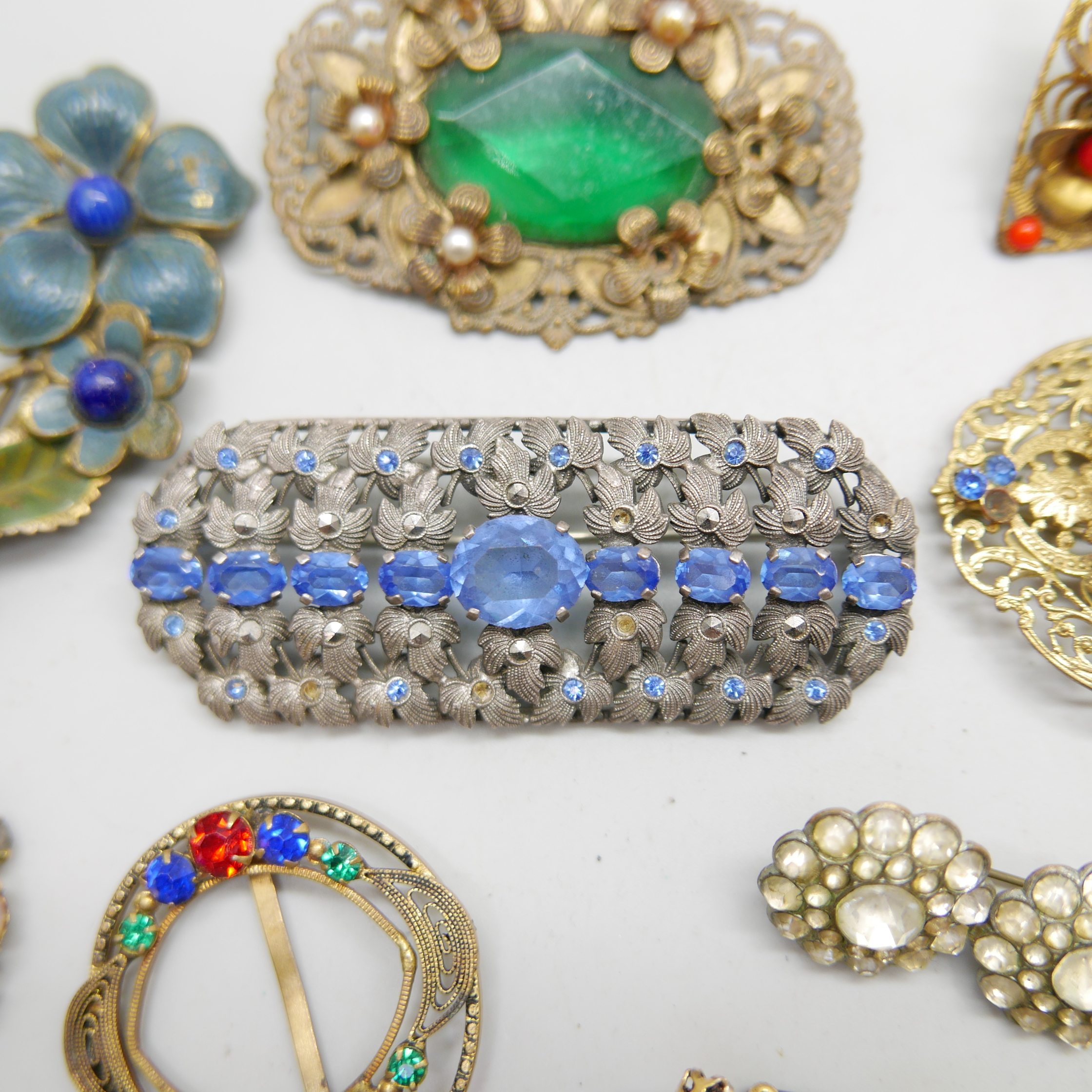 A collection of brooches, (one a/f) - Image 4 of 4