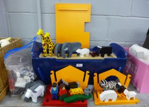 A wooden Noah's Ark toy with animals **PLEASE NOTE THIS LOT IS NOT ELIGIBLE FOR IN-HOUSE POSTING AND