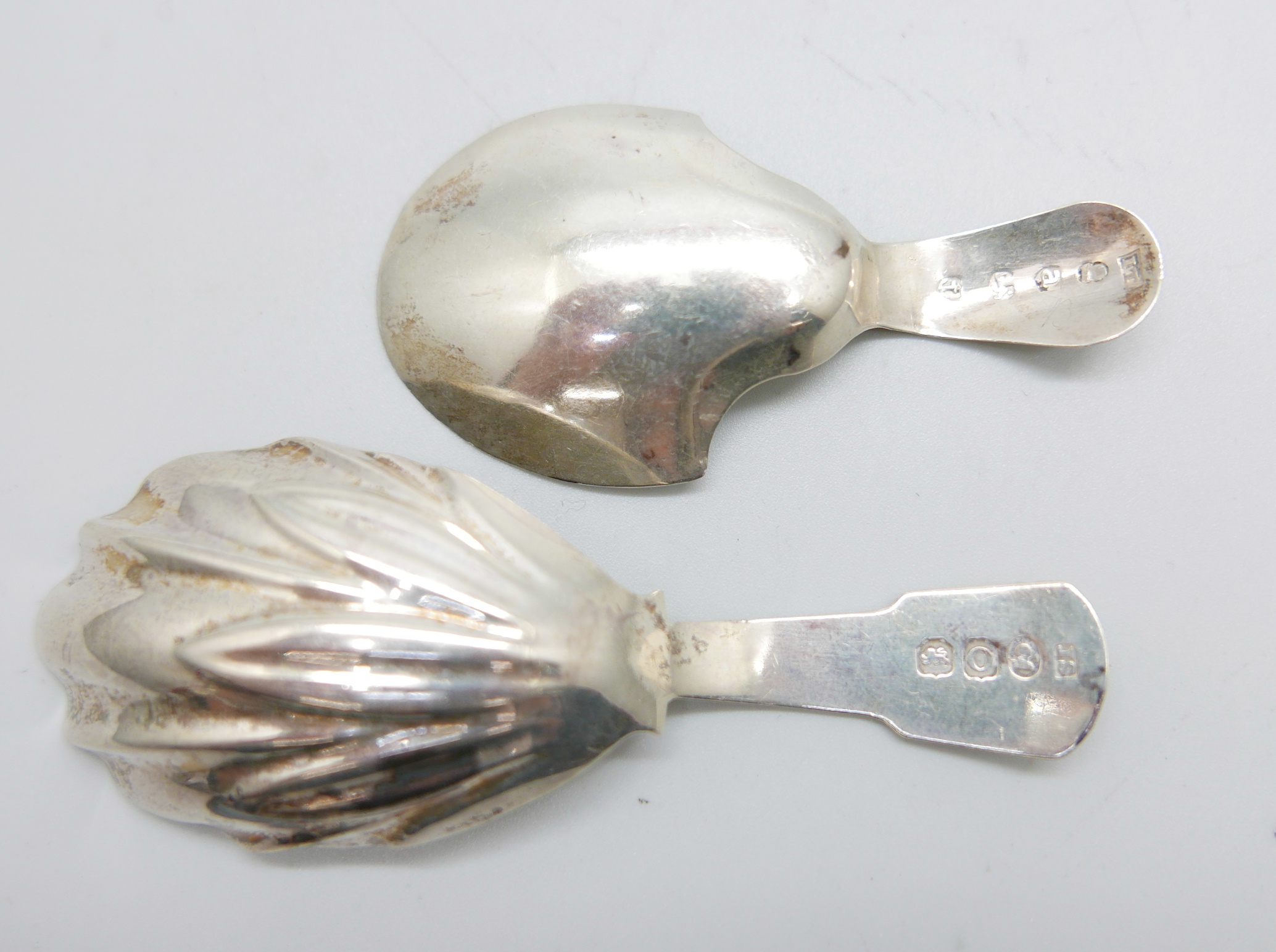 Two silver caddy spoons including one George III, Birmingham 1798, maker IT - Image 2 of 4