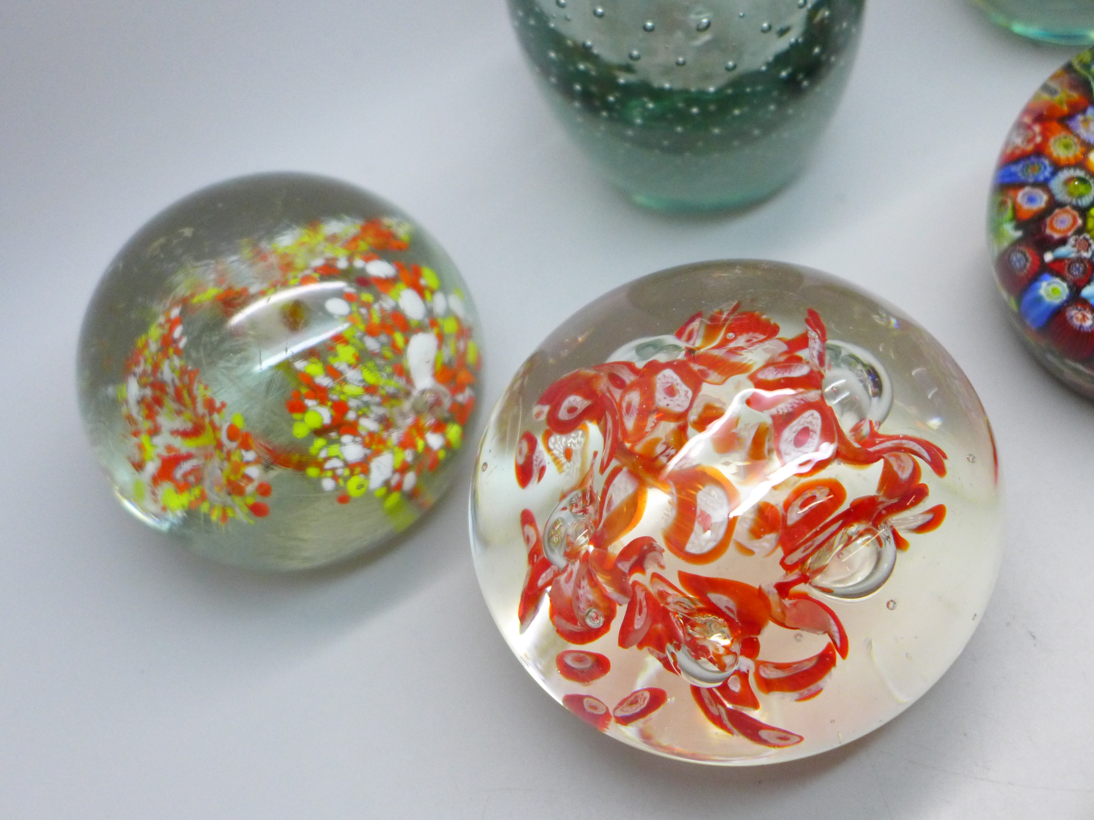 Four glass paperweights, two glass vases, and a resin paperweight - Image 3 of 5