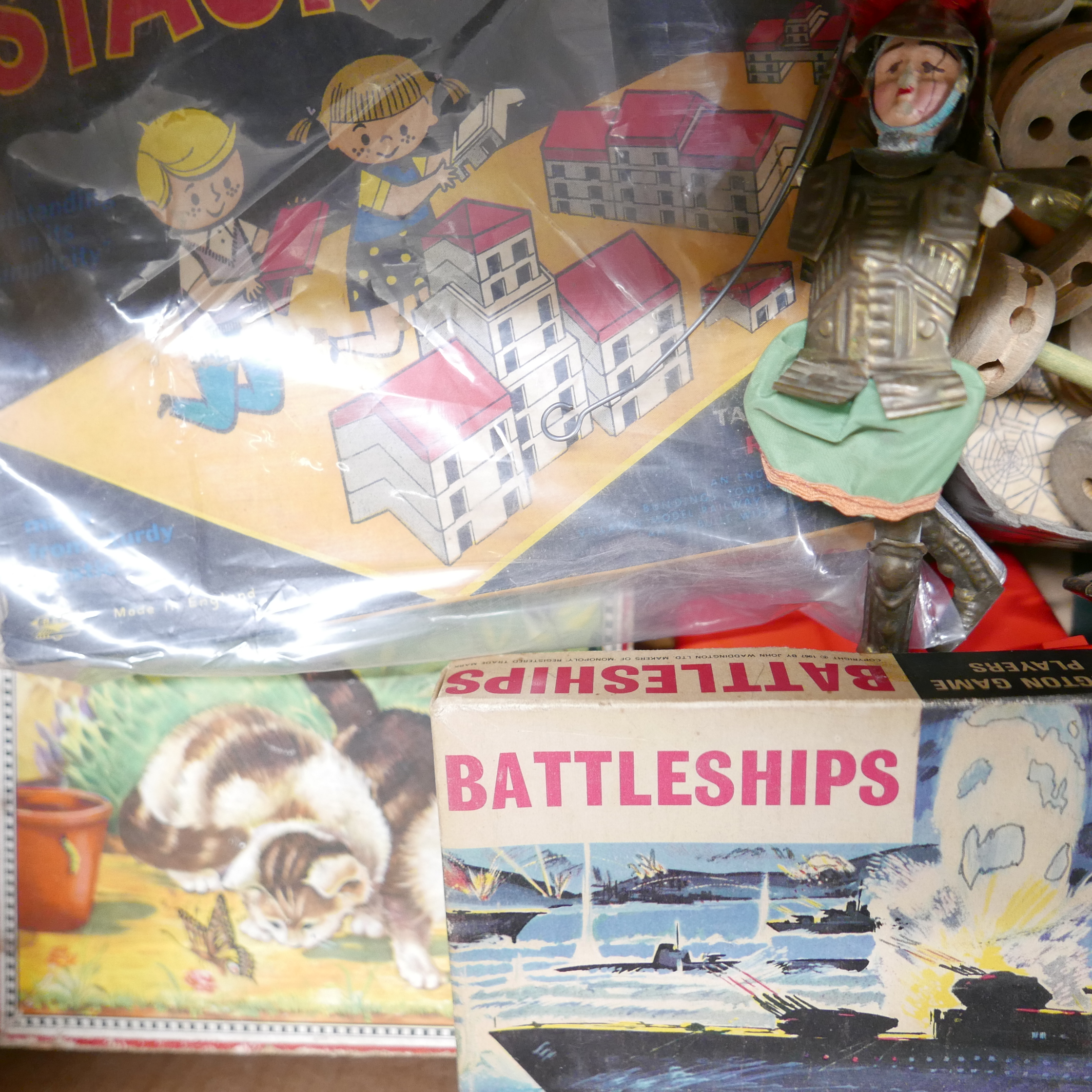 Vintage toys and games **PLEASE NOTE THIS LOT IS NOT ELIGIBLE FOR IN-HOUSE POSTING AND PACKING** - Image 3 of 3