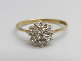 A 9ct gold cluster ring, 1.4g, N/O