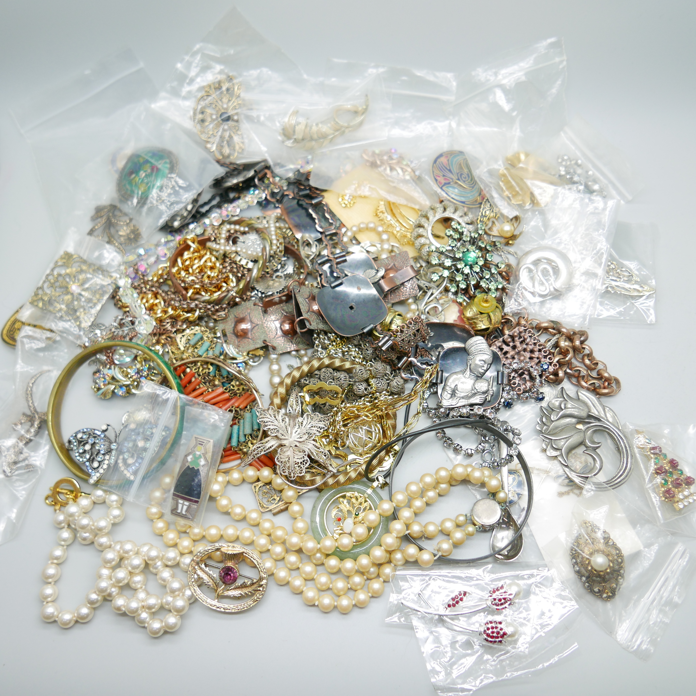 A collection of costume jewellery