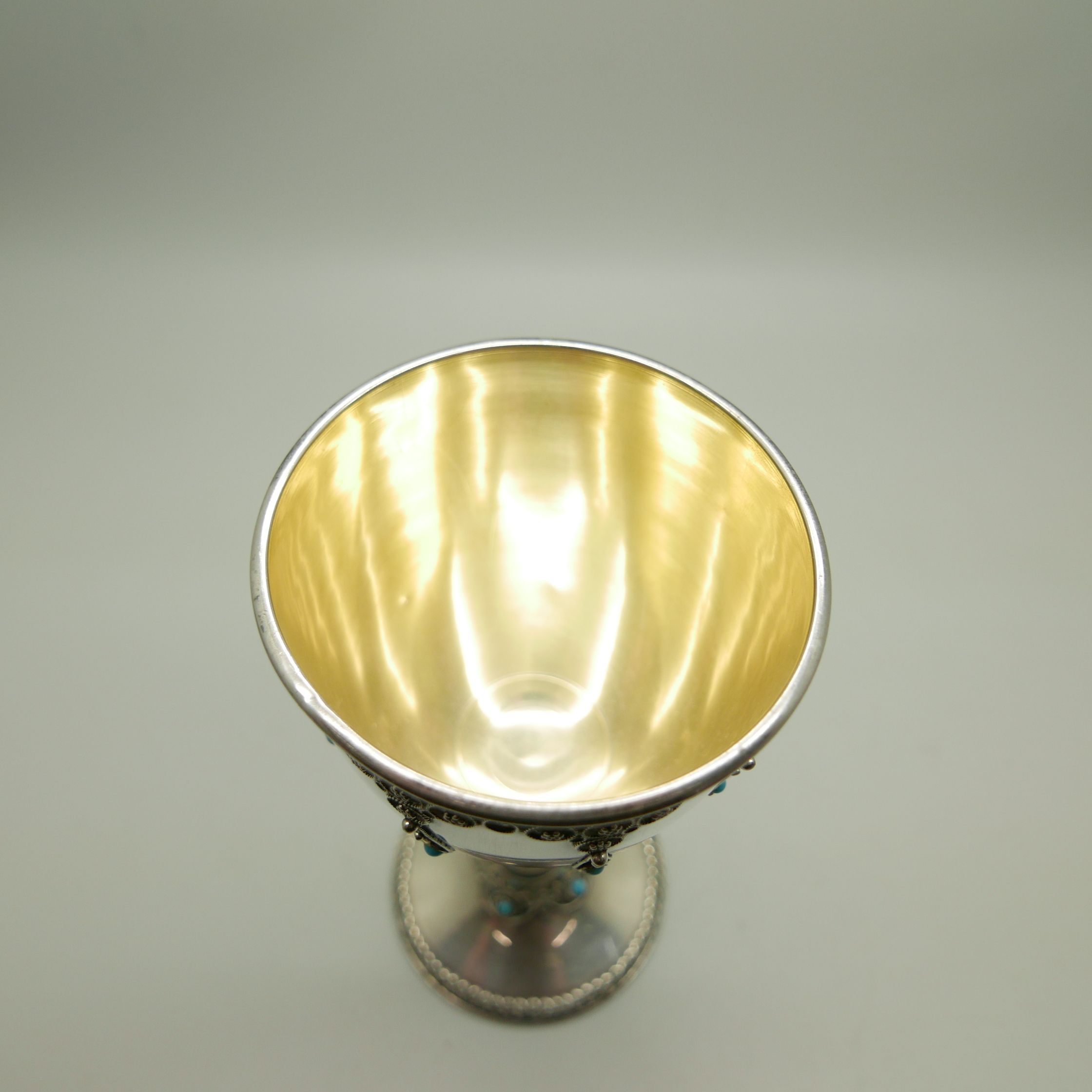 A Stanetzky 20th Century silver and turquoise goblet with beaded detail, 97.6g, 14.5cm - Image 4 of 6