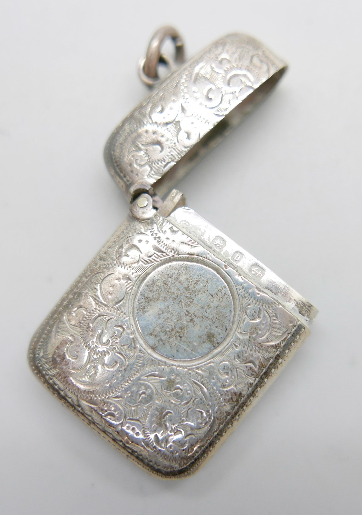 A Victorian silver vesta case - Image 4 of 5