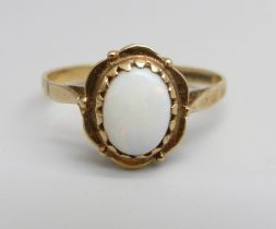 A 9ct gold and opal ring, 1.5g, M