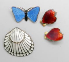 Norwegian silver and enamelled jewellery, a shell shaped brooch marked David Andersen, a pair of