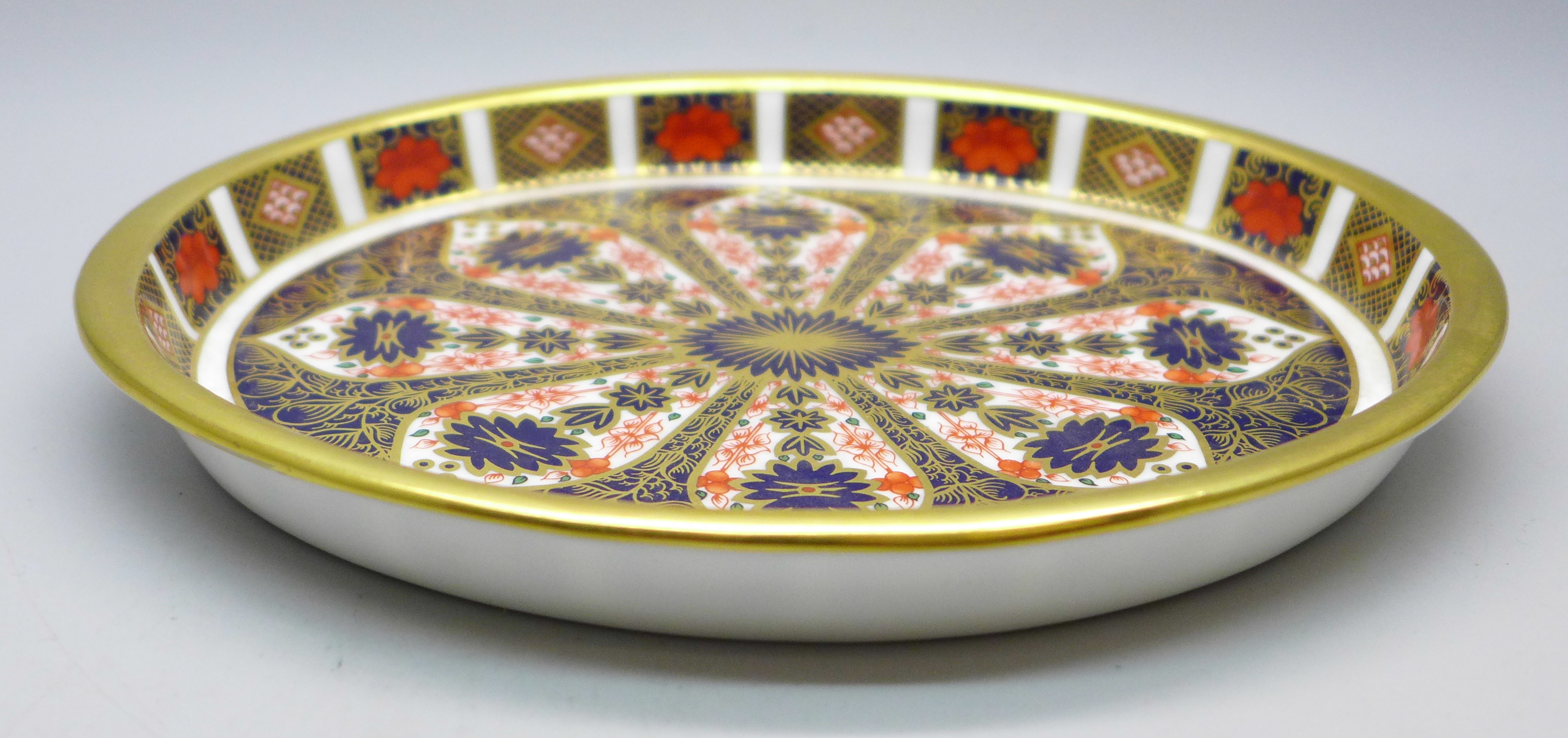 A Royal Crown Derby 1128 Imari pattern miniature oval gallery tray, 19cm