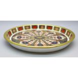 A Royal Crown Derby 1128 Imari pattern miniature oval gallery tray, 19cm