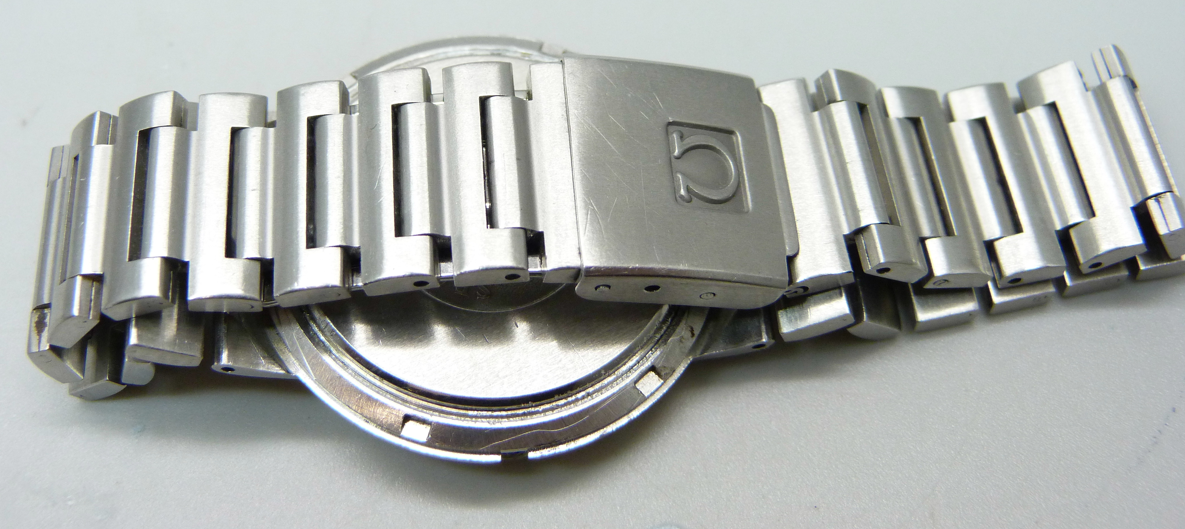 A gentleman's Omega Seamaster quartz wristwatch with date, missing crown, 33mm case - Image 5 of 6