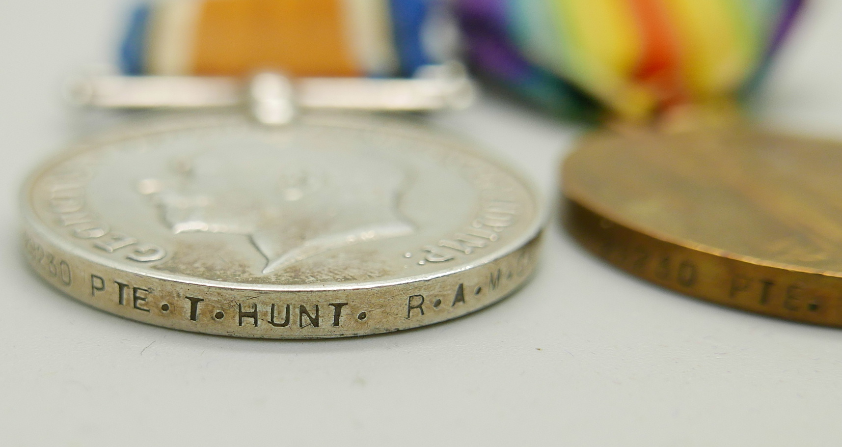 A pair of WWI medals, 29230 Pte. T. Hunt RAMC - Image 2 of 4