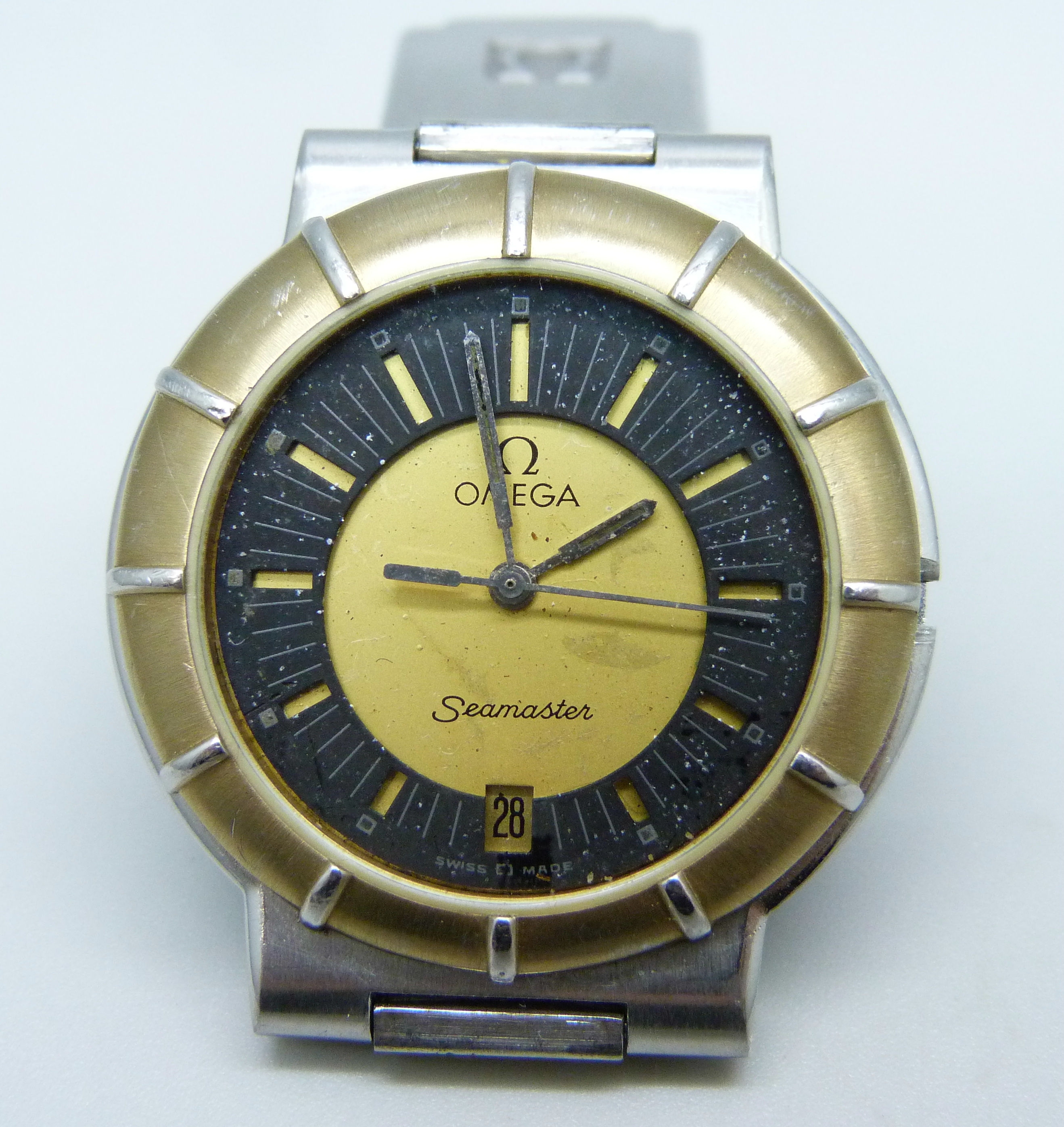 A gentleman's Omega Seamaster quartz wristwatch with date, missing crown, 33mm case - Image 2 of 6