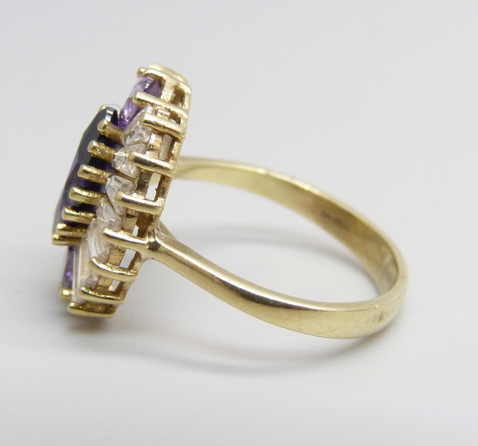 A 9ct gold, white and amethyst stone Art Deco style ring, 3.4g, L - Image 2 of 3