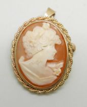 A 9ct gold mounted cameo brooch, 4.1g