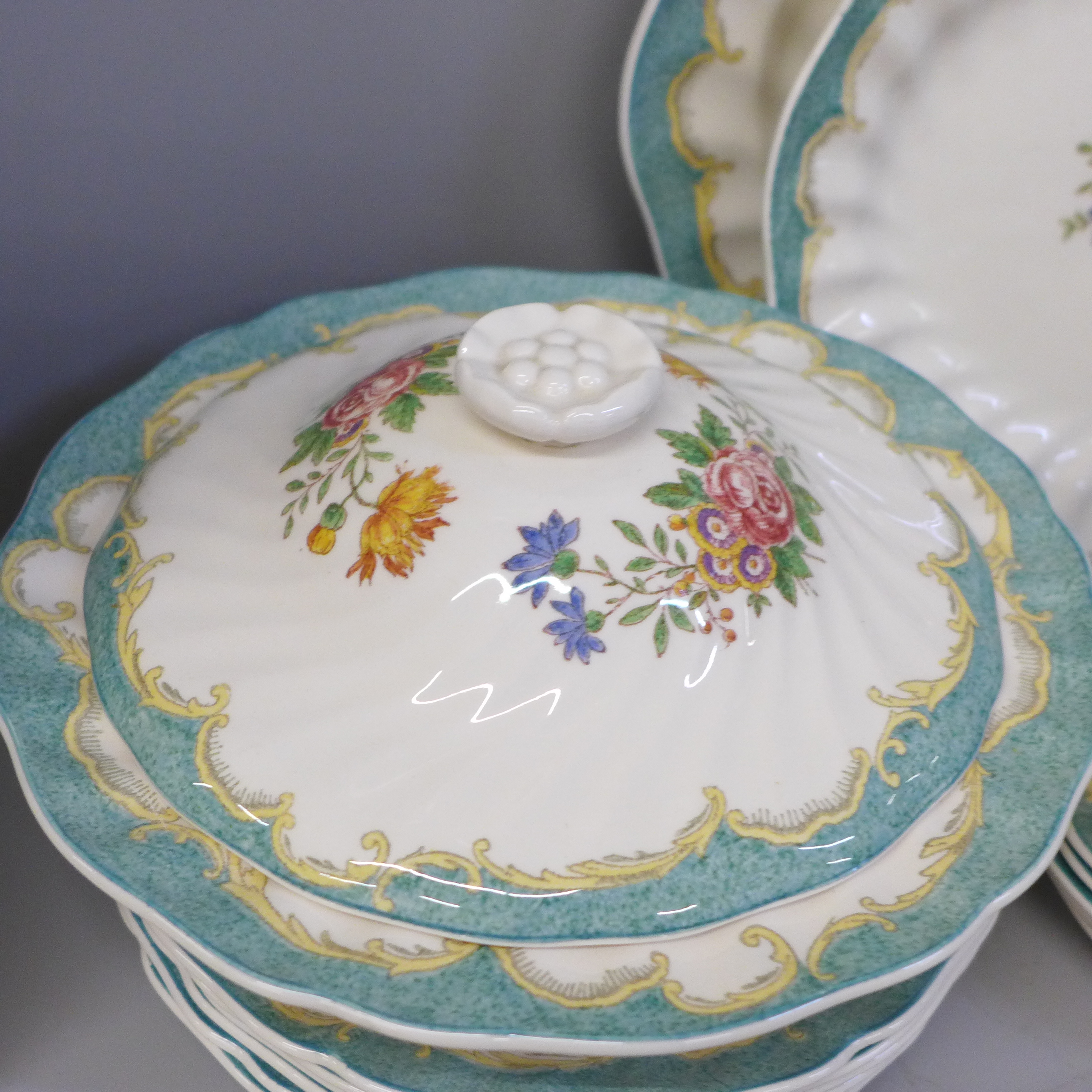 Royal Doulton Kingswood D3601 part dinner service with two tureens and two graduated serving plates, - Image 2 of 5