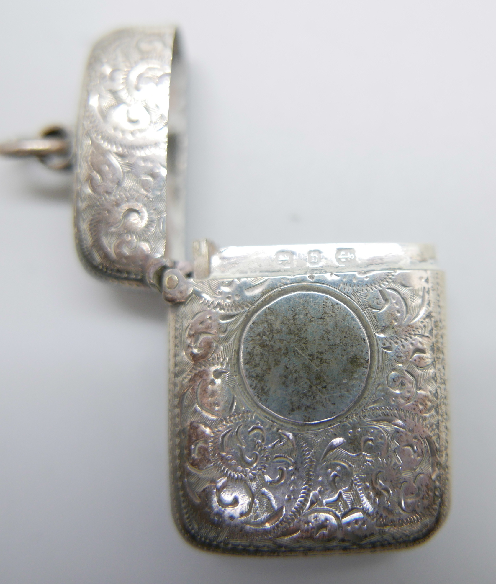 A Victorian silver vesta case - Image 5 of 5