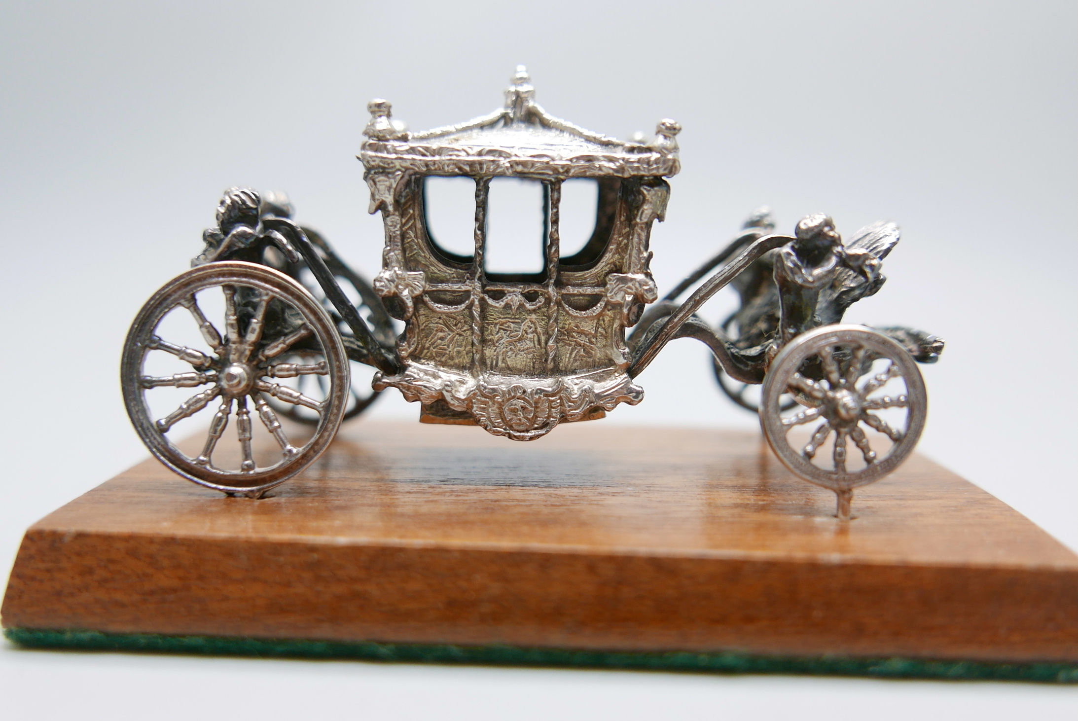 A hallmarked silver model Coronation coach, Birmingham 1977, Toye, Kenning & Spencer, wood base - Image 2 of 7