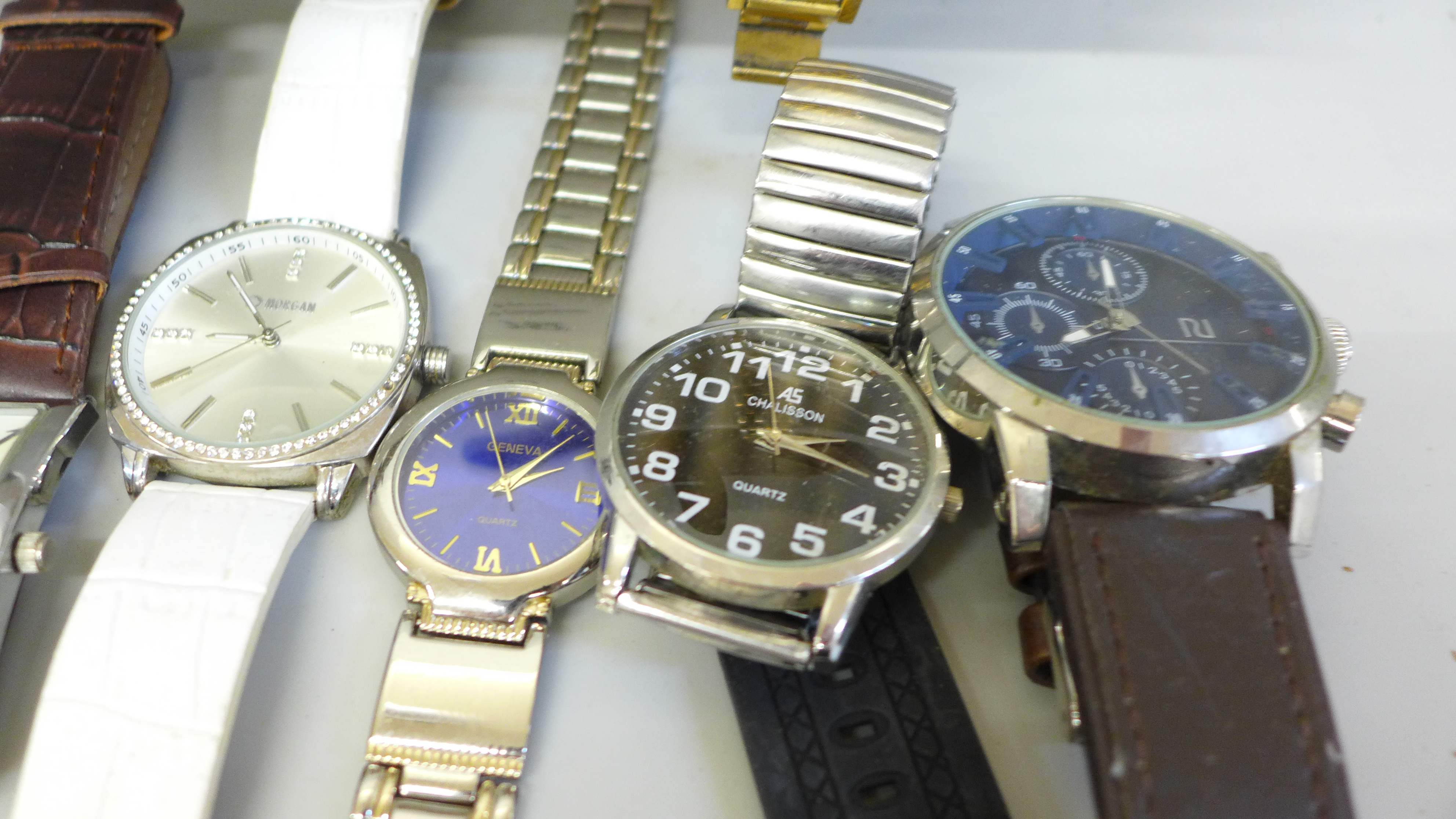 A quantity of lady's and gentleman's wristwatches; Timex, Swatch, Sekonda, etc. - Image 2 of 4