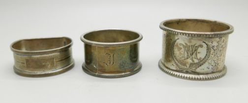 Three silver napkin rings, 71g